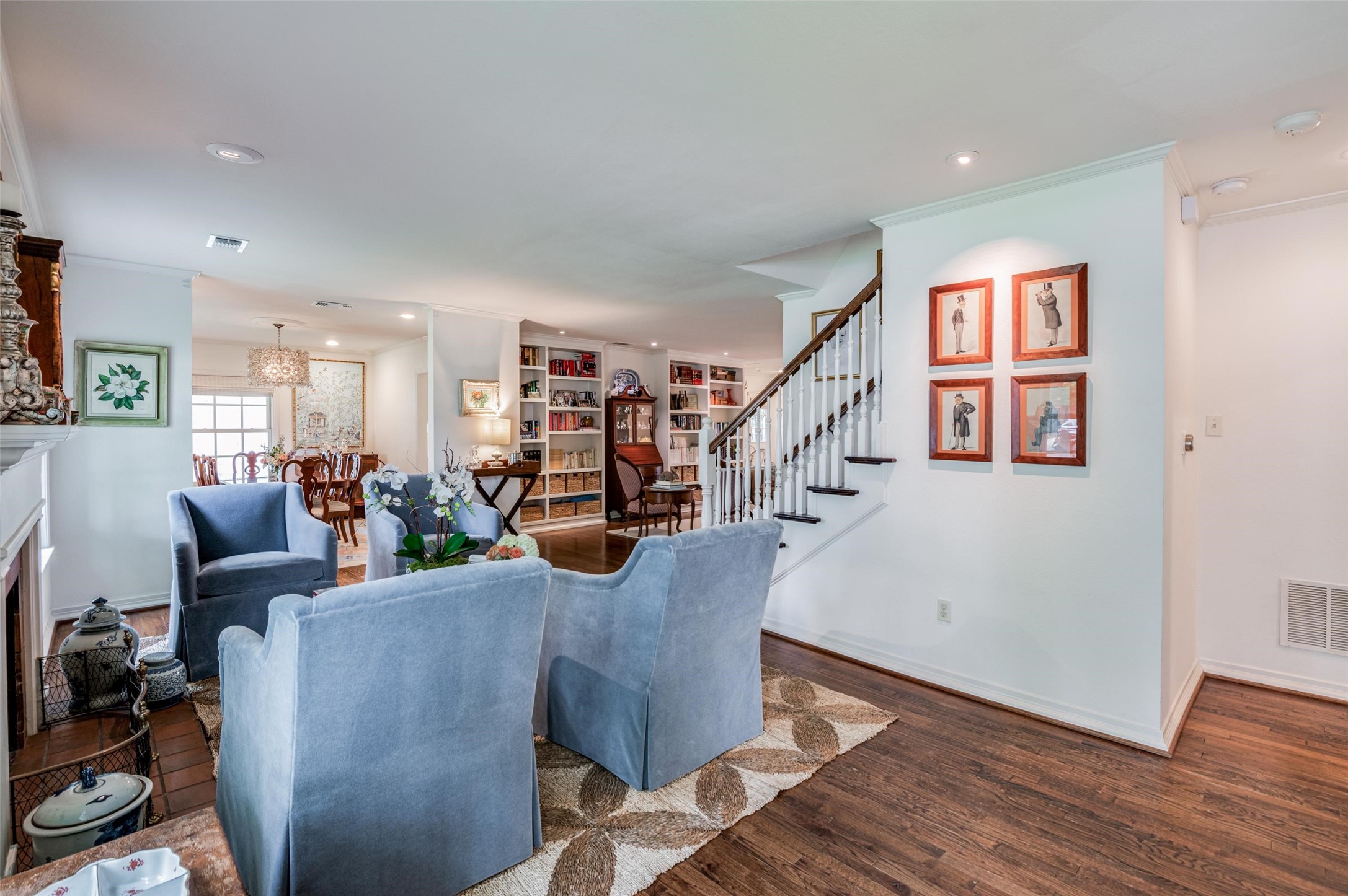 5636 Southwestern Boulevard Dallas TX 75209