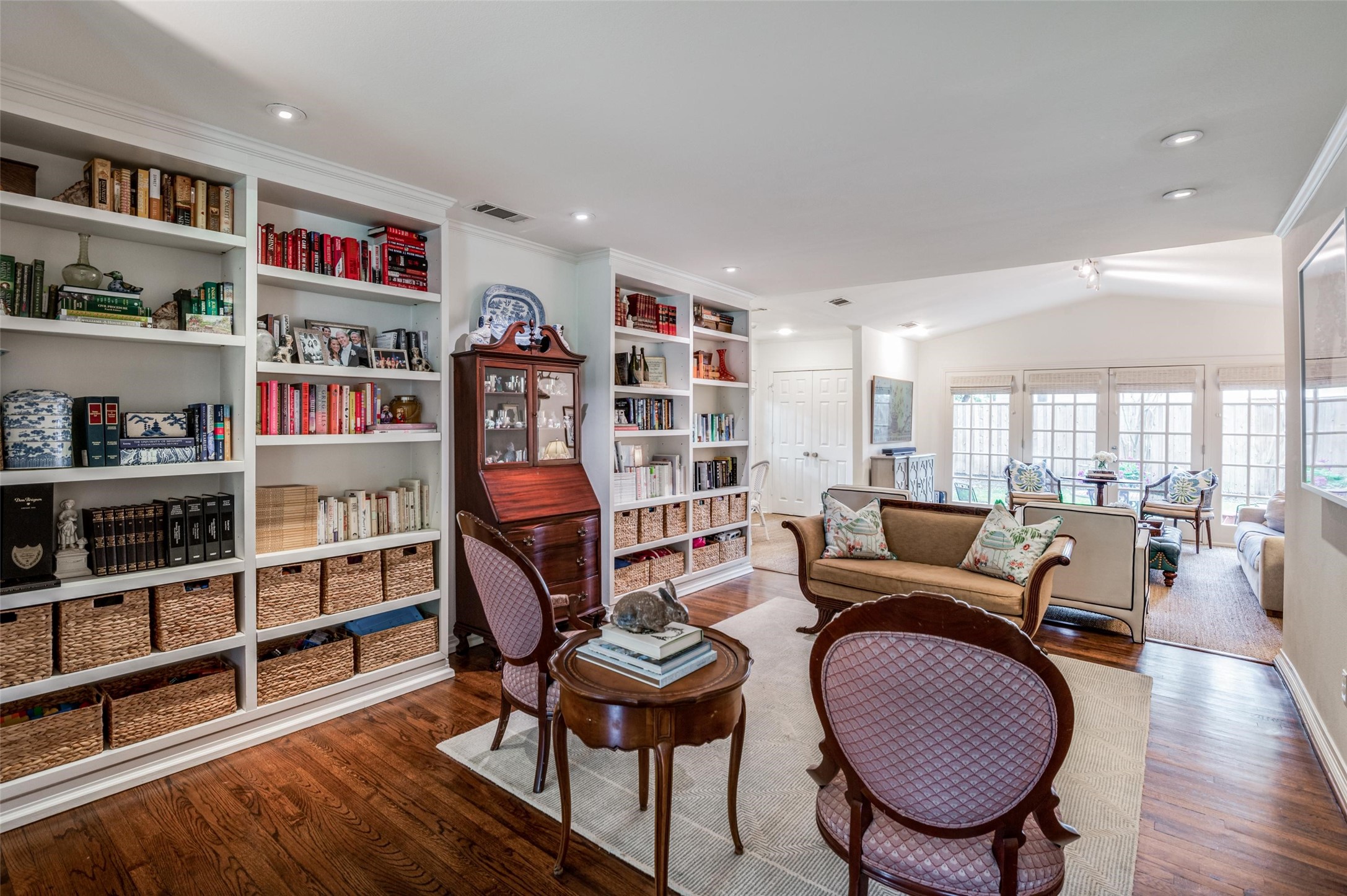 5636 Southwestern Boulevard Dallas TX 75209