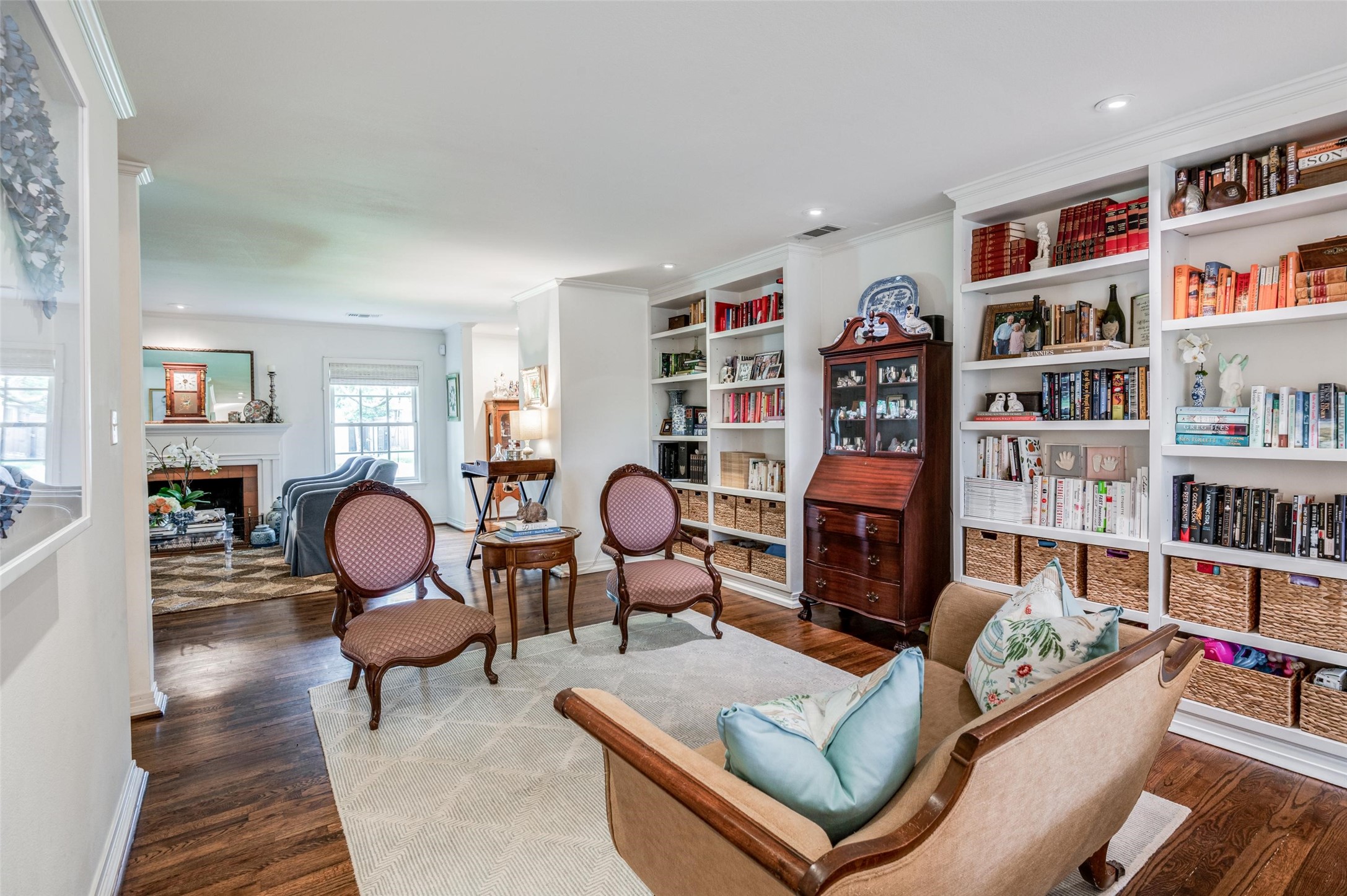 5636 Southwestern Boulevard Dallas TX 75209