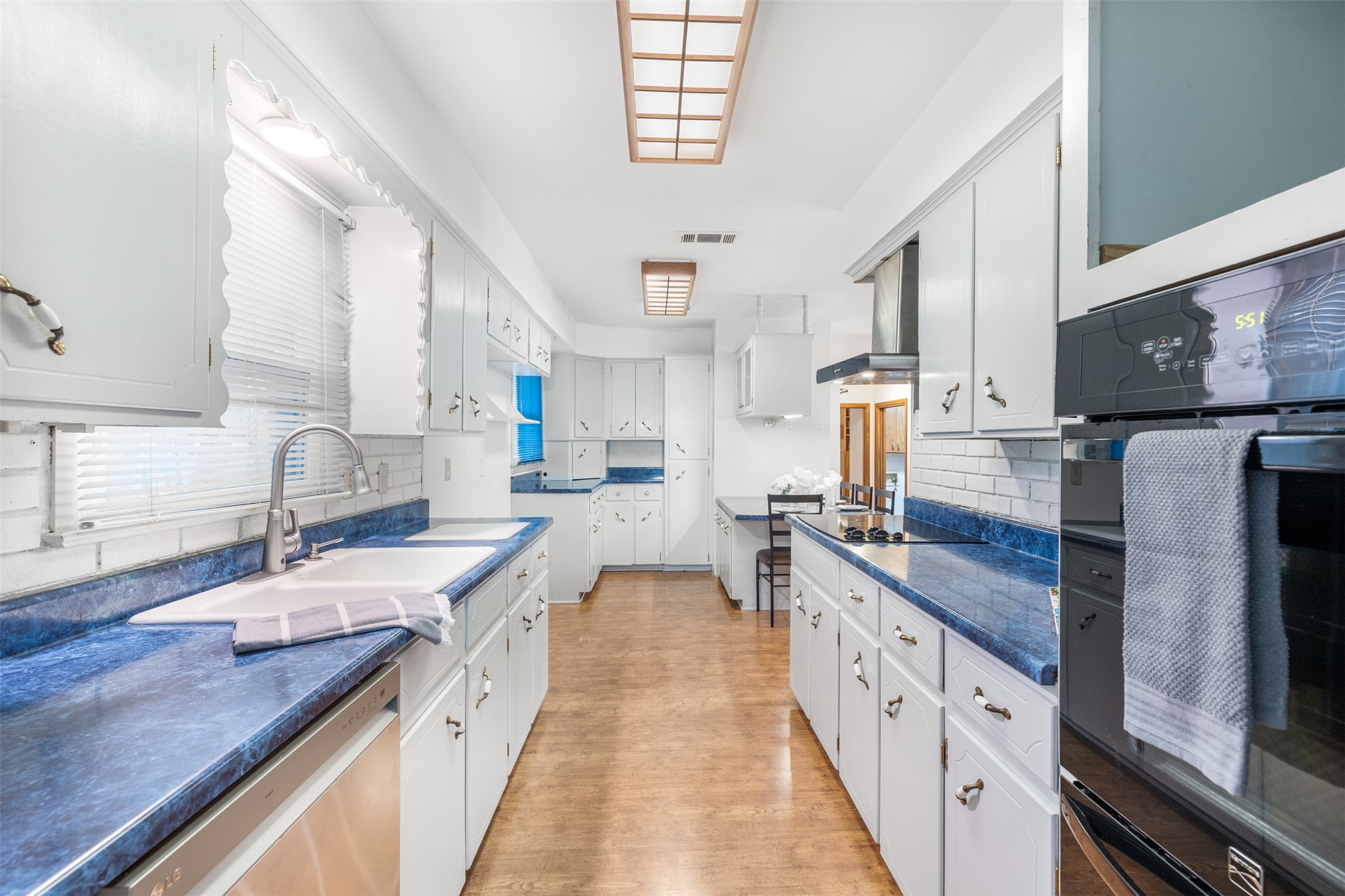 2713 Yorkshire Sherman TX 75092