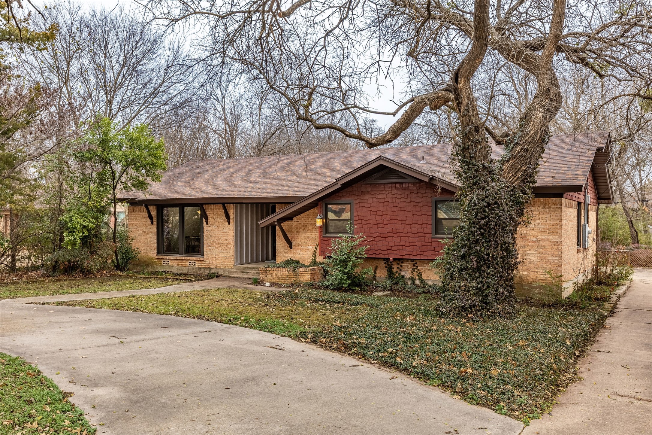 2713 Yorkshire Sherman TX 75092