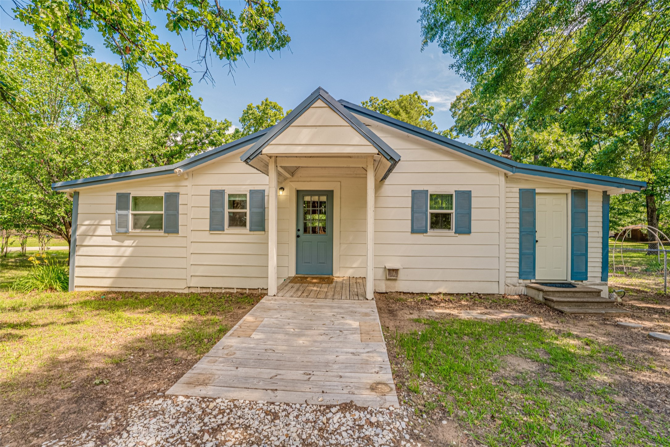 1013 Whispering Springs Drive Tool TX 75143