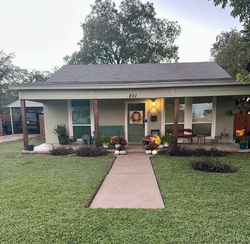201 S Walnut Street Eastland TX 76448