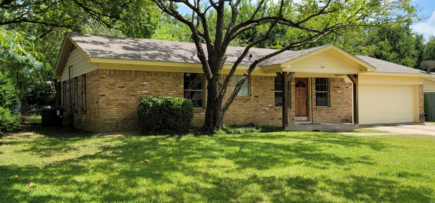 805 Loy Lane Ennis TX 75119