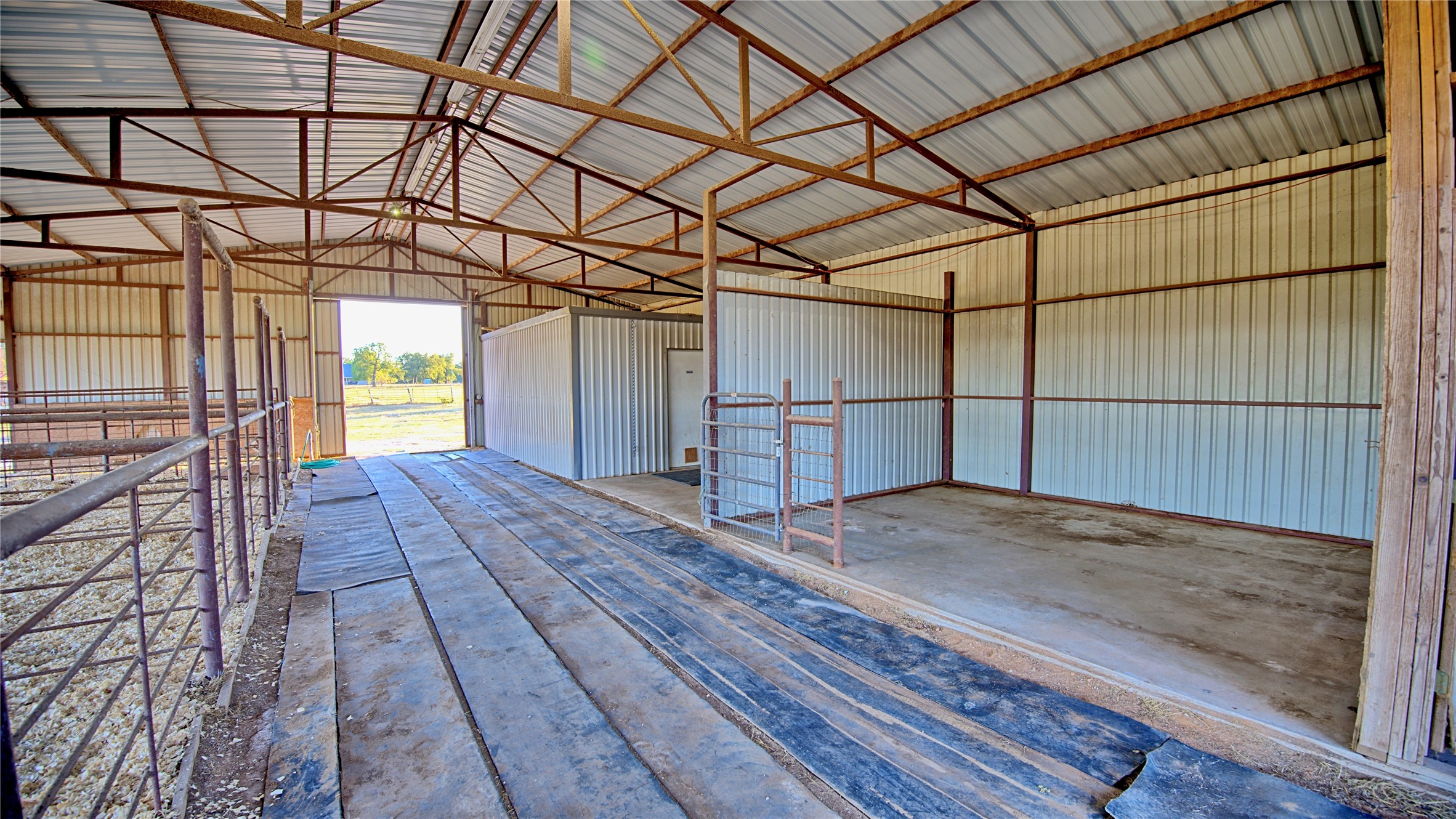 202 County Road 3470 Paradise TX 76073