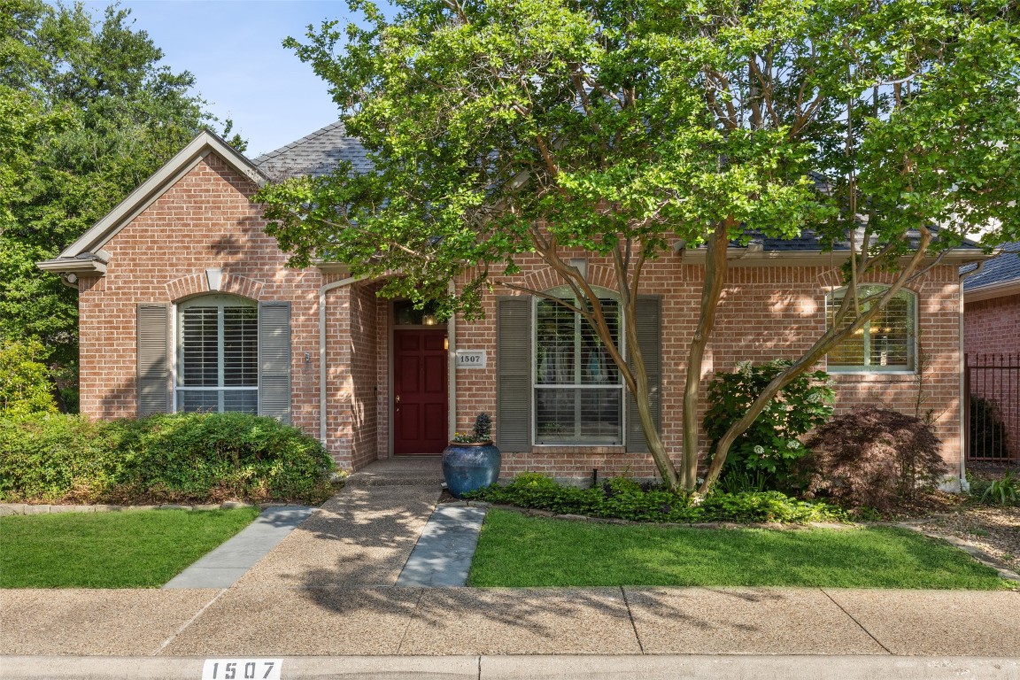 1507 Waterside Court Dallas TX 75218