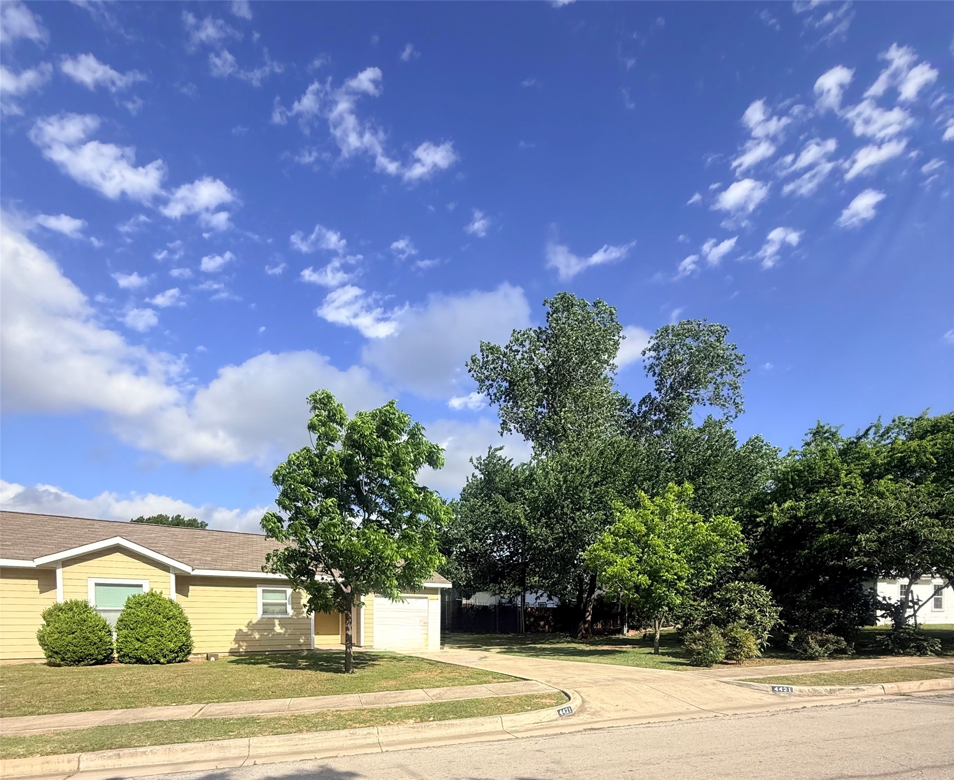 4421 E Kellis Street Fort Worth TX 76119