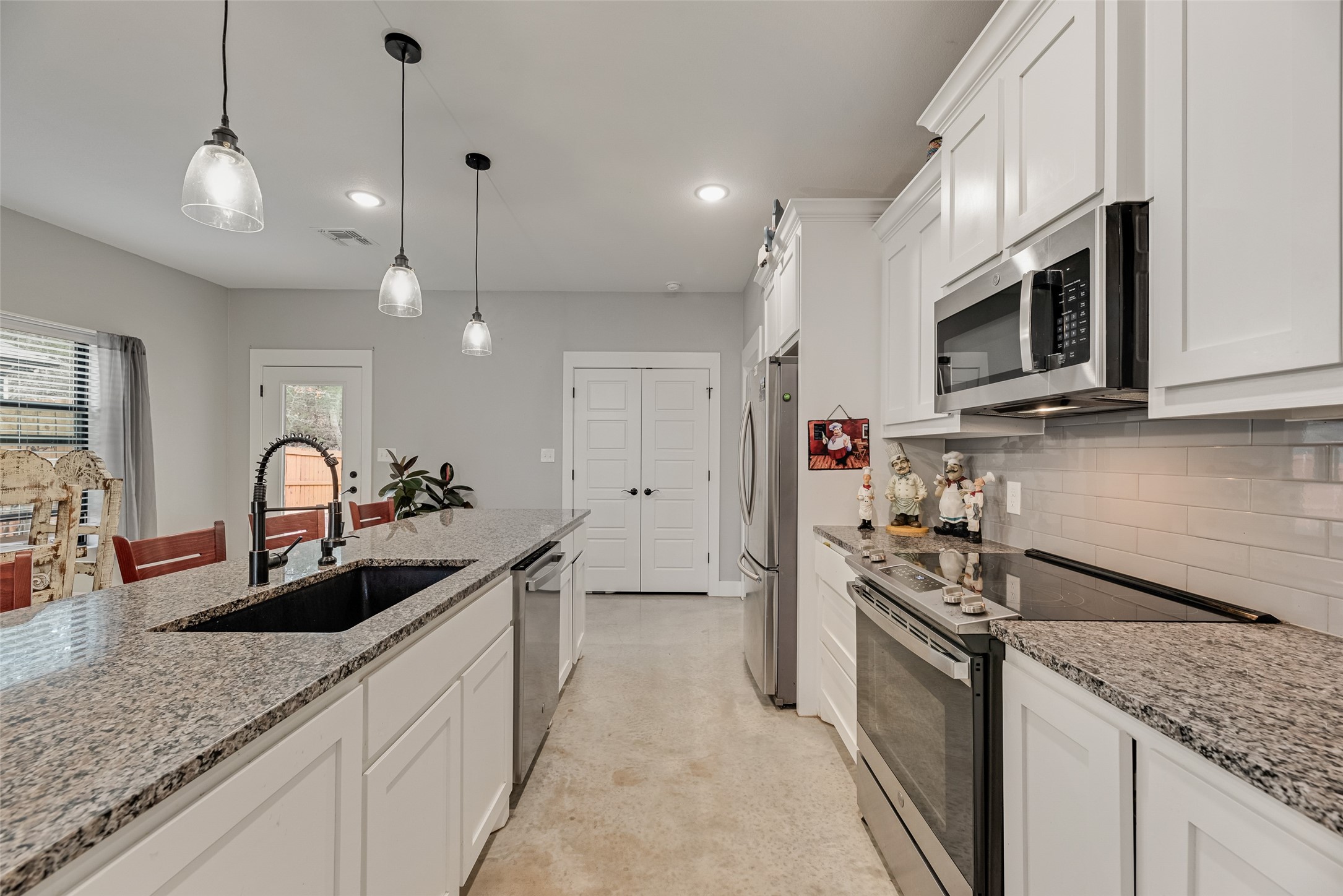 718 E Crawford Street Denison TX 75021
