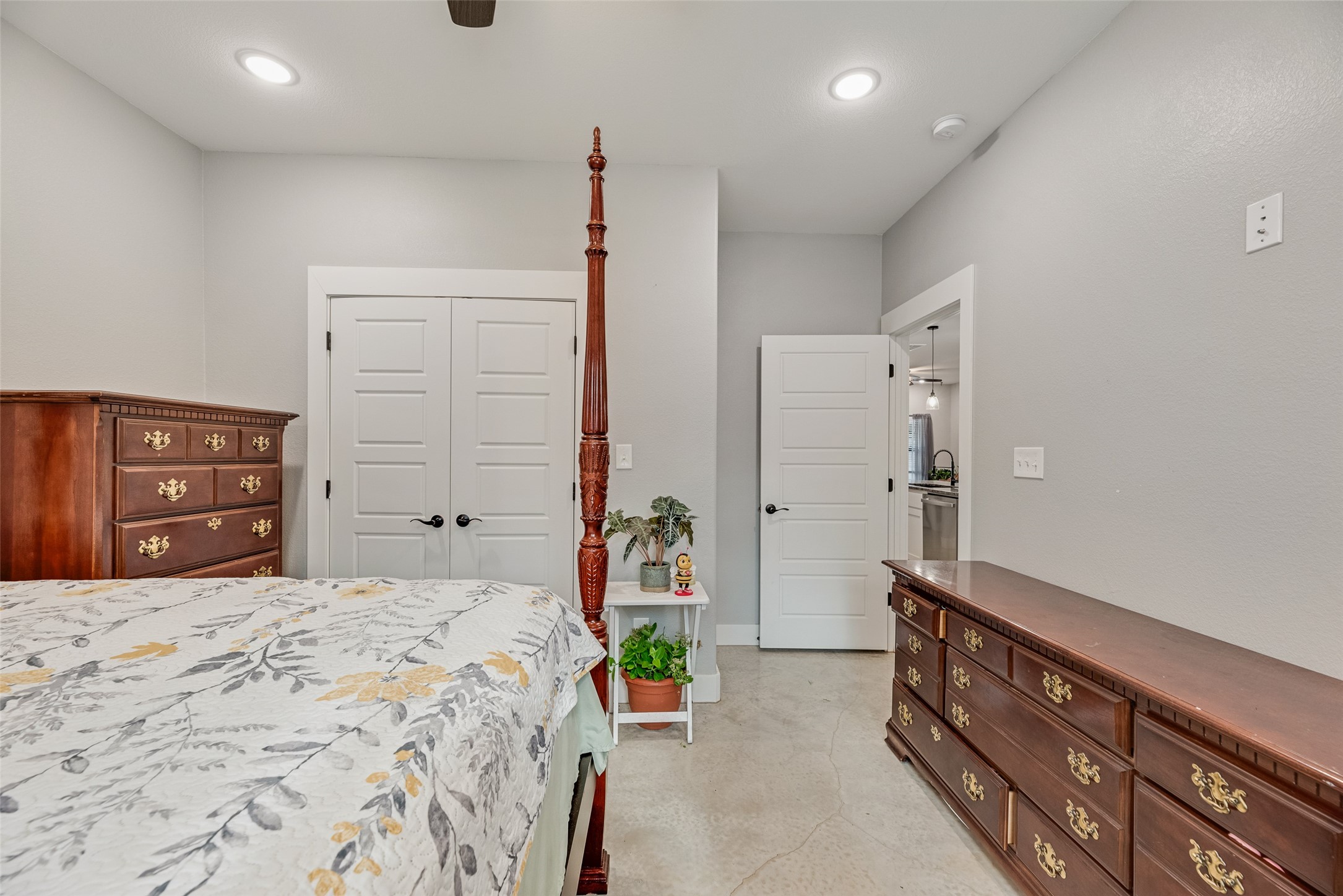 718 E Crawford Street Denison TX 75021