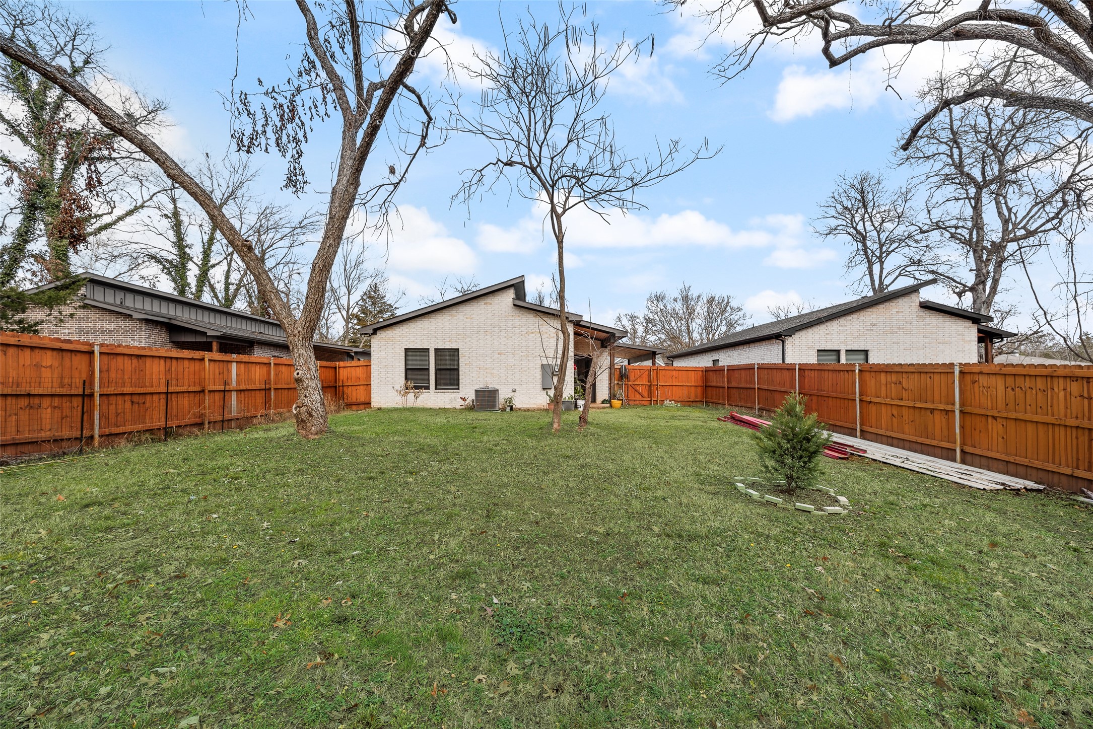718 E Crawford Street Denison TX 75021