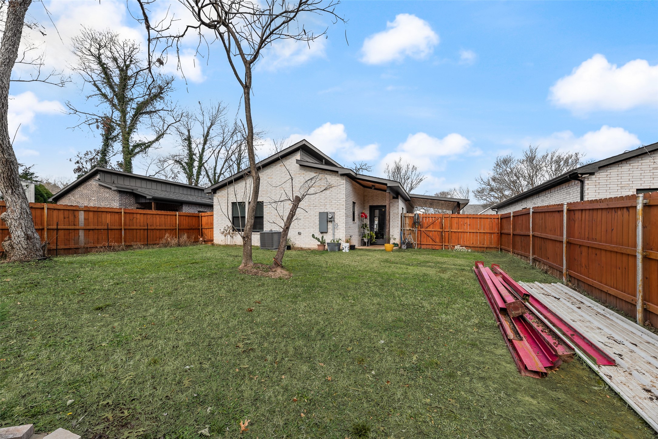 718 E Crawford Street Denison TX 75021