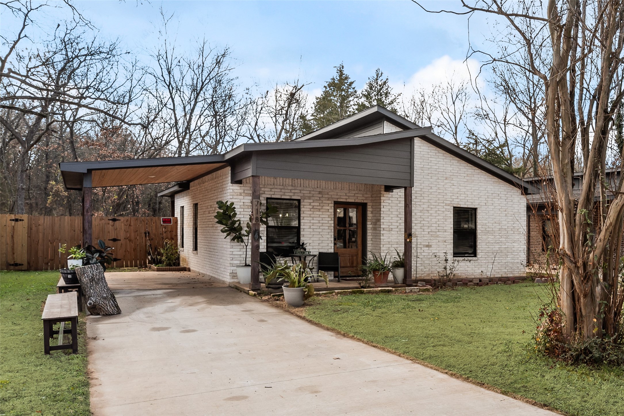 718 E Crawford Street Denison TX 75021