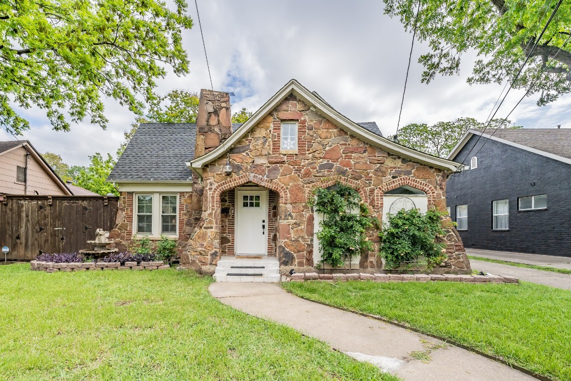 5322 Bradford Drive Dallas TX 75235