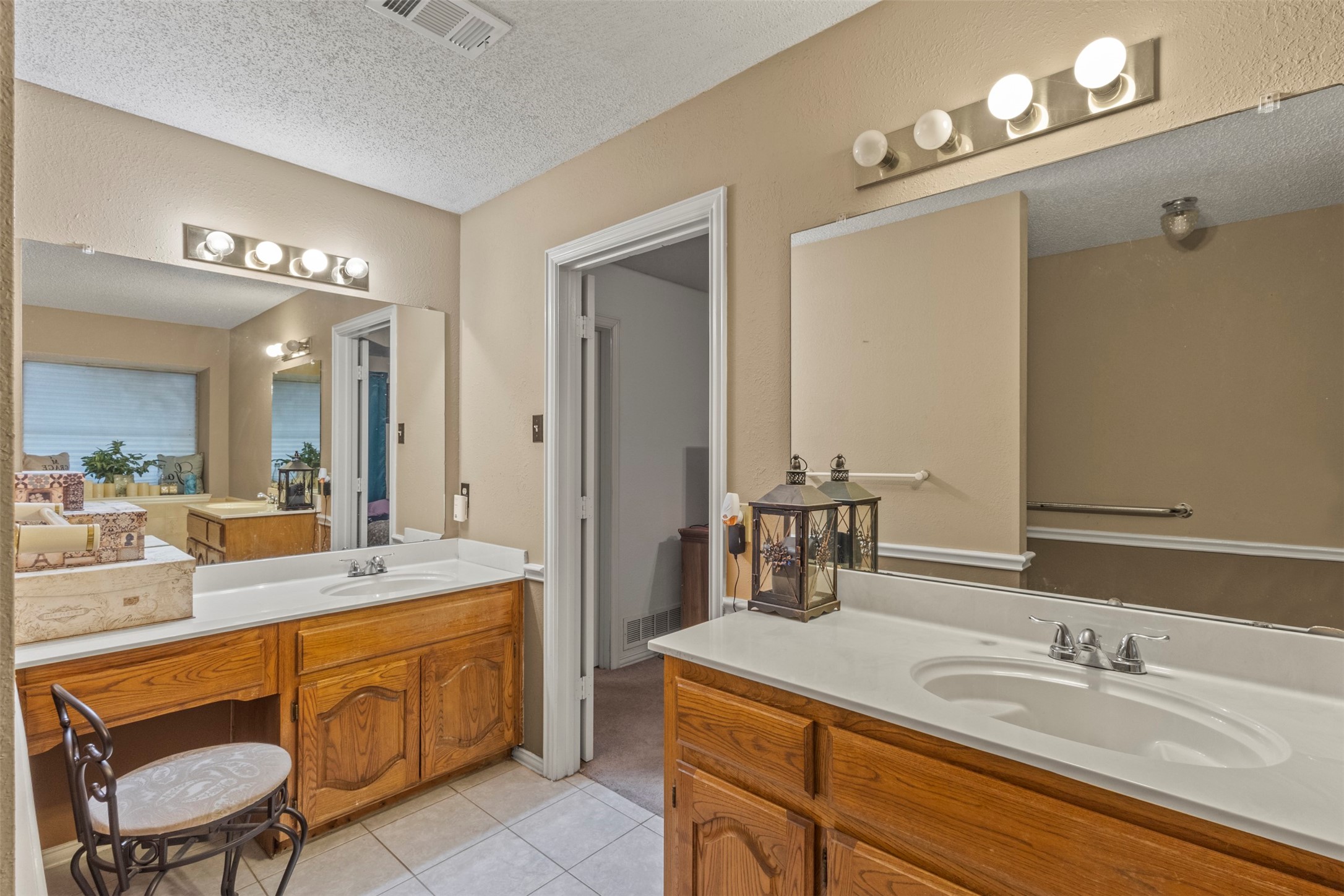 853 Woodridge Circle Desoto TX 75115