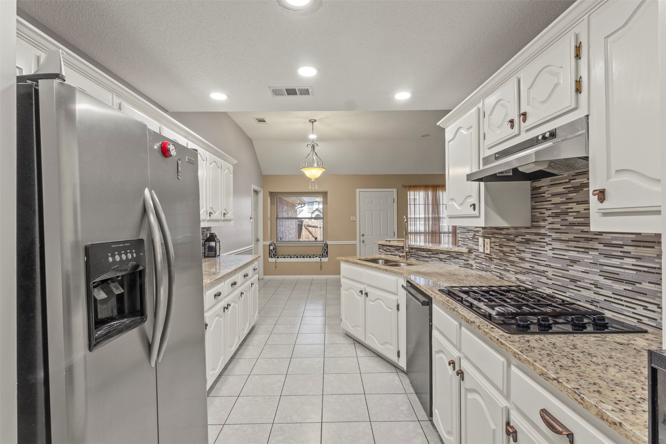 853 Woodridge Circle Desoto TX 75115