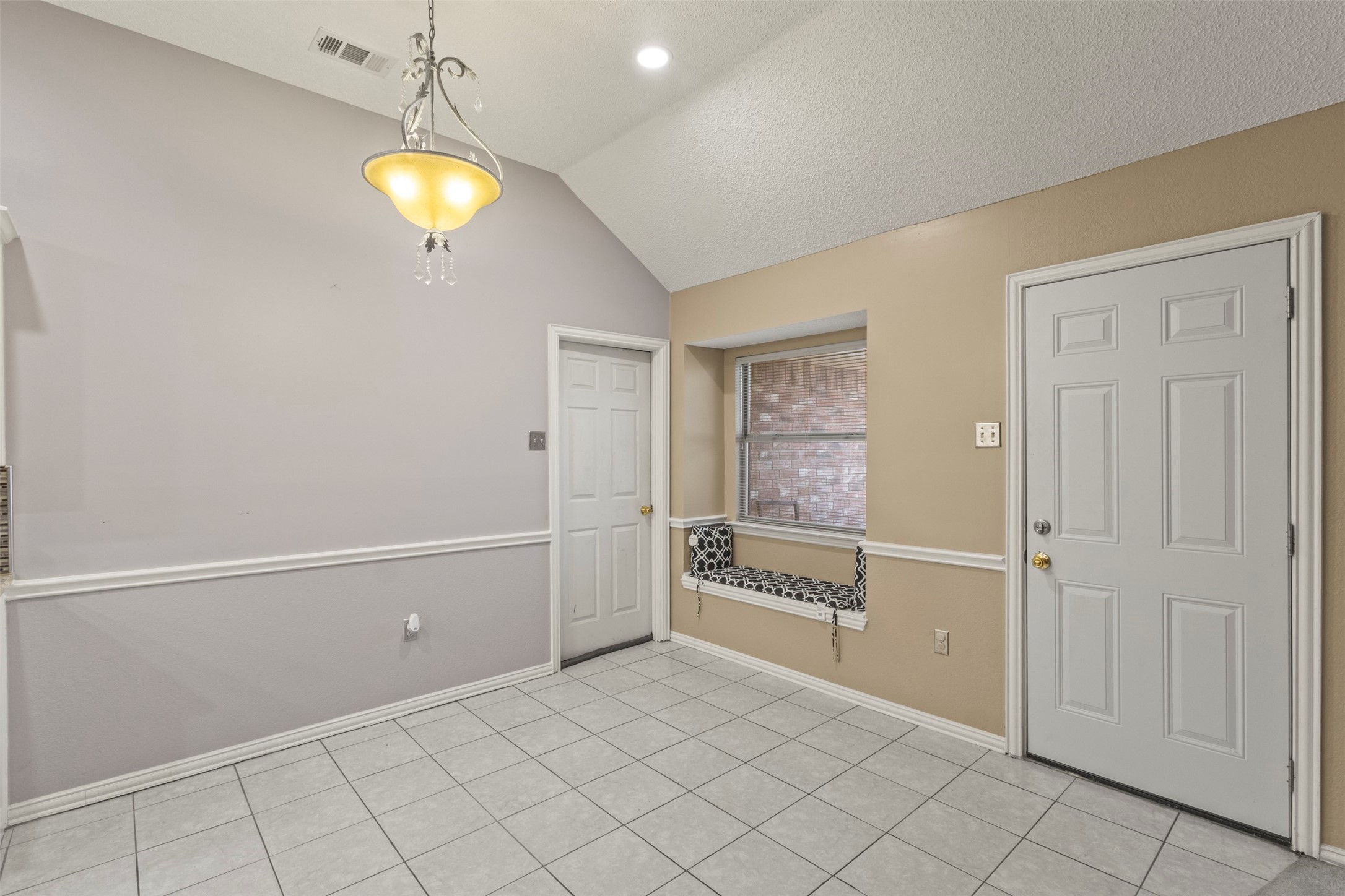 853 Woodridge Circle Desoto TX 75115