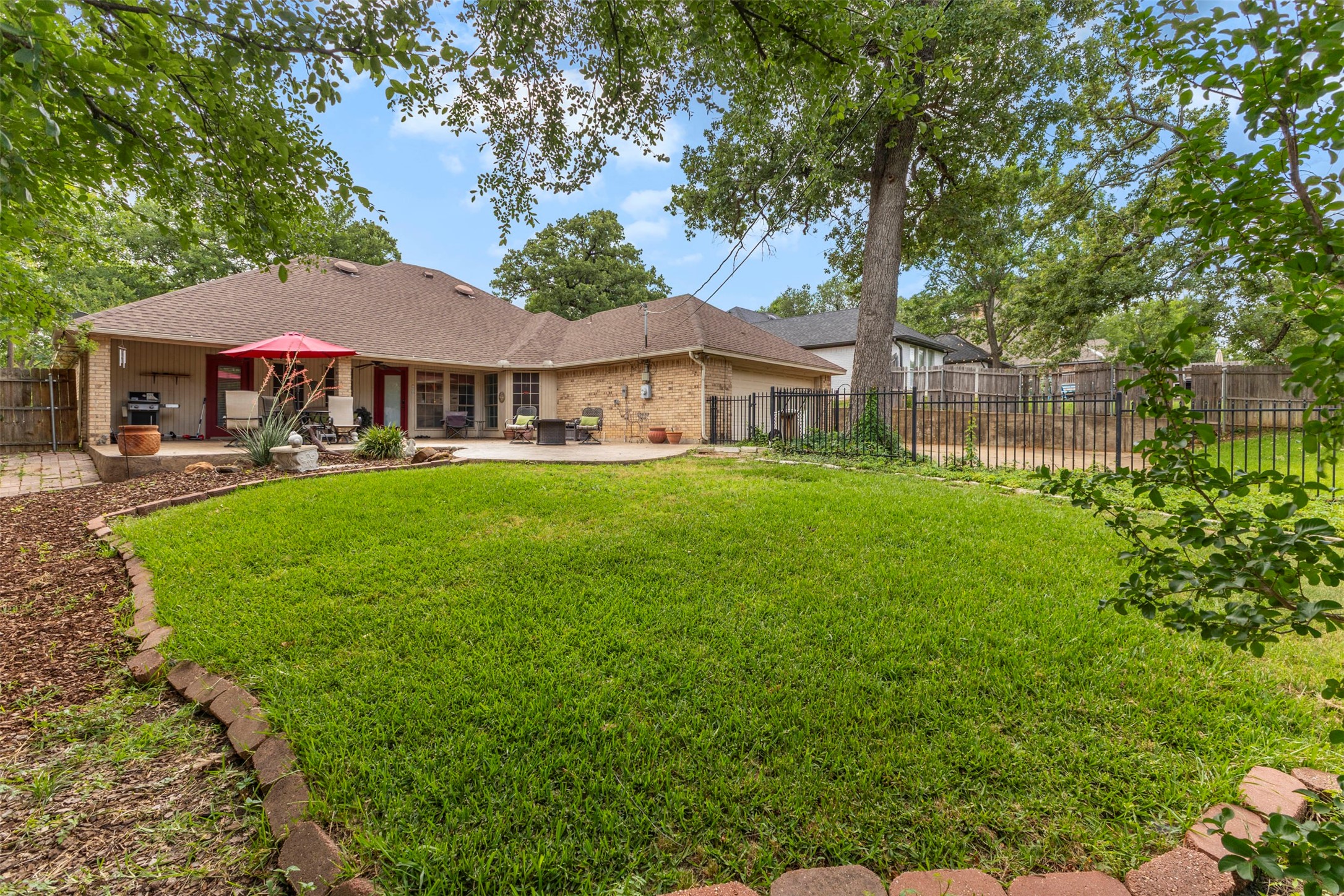 821 Red Oak Drive Mansfield TX 76063