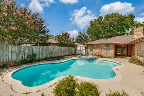 318 Stroud Lane Garland TX 75043