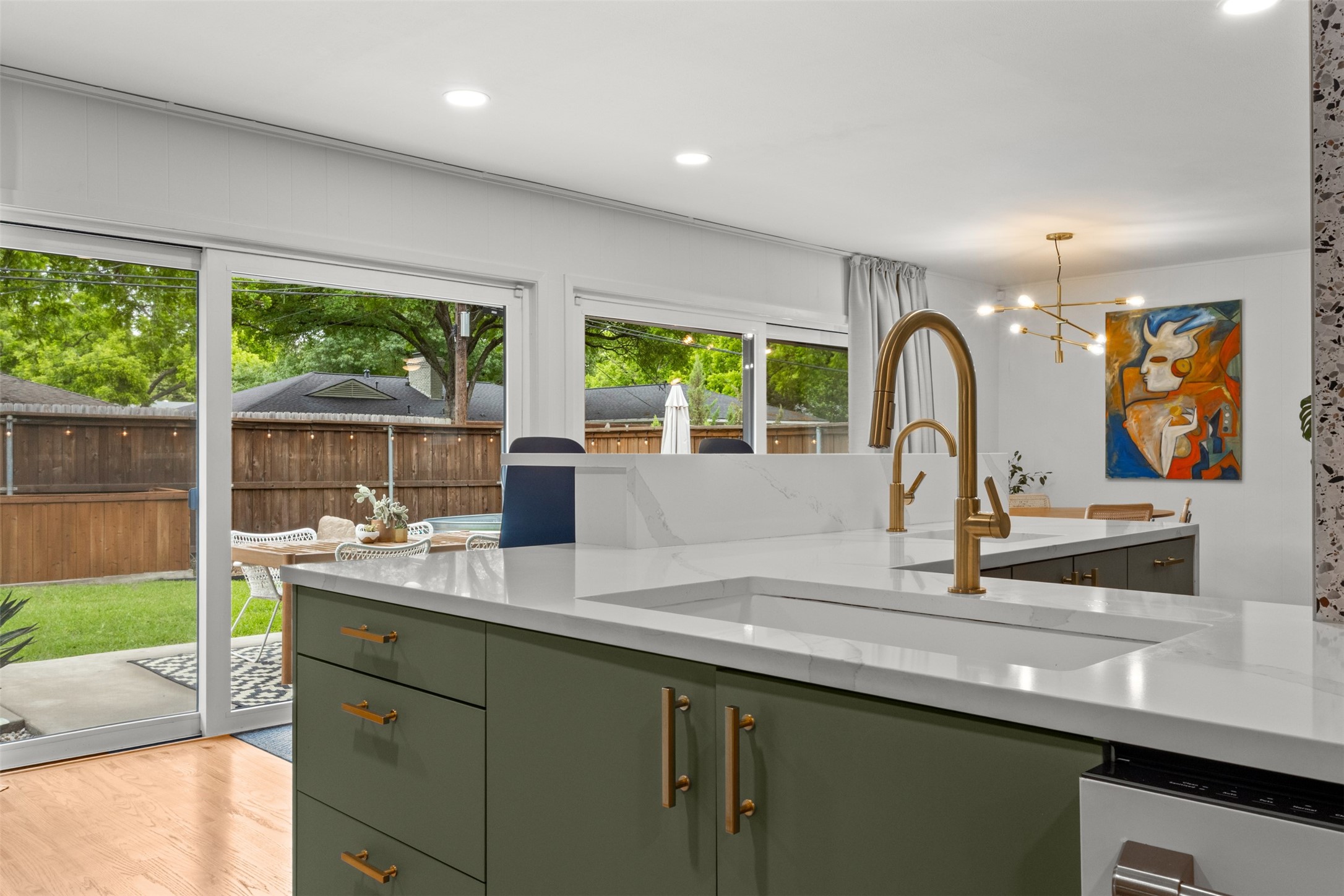 10438 Lippitt Avenue Dallas TX 75218