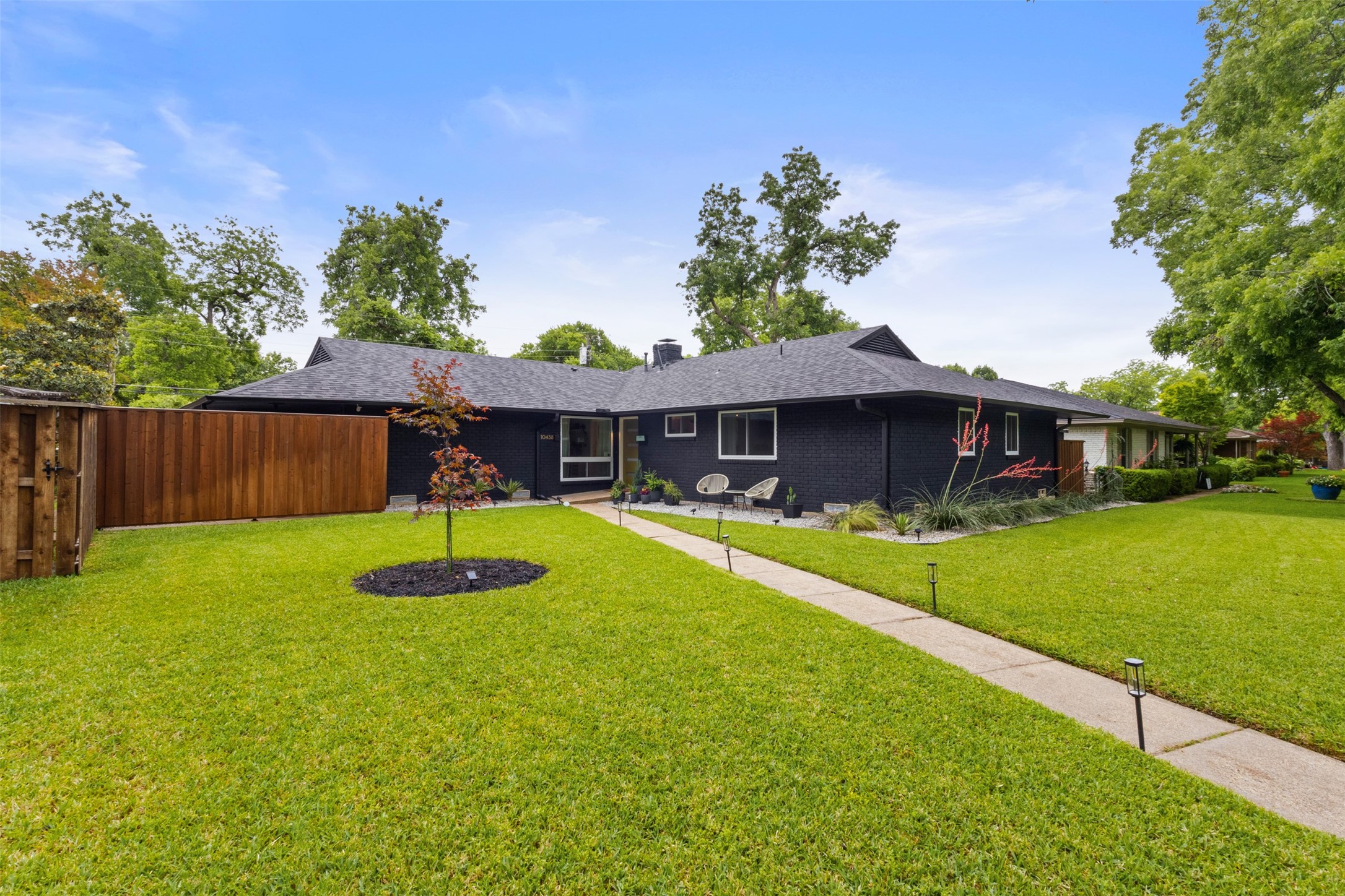 10438 Lippitt Avenue Dallas TX 75218