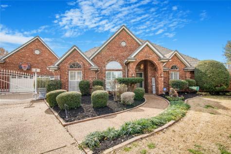 2801 Bremen Drive Hurst TX 76054