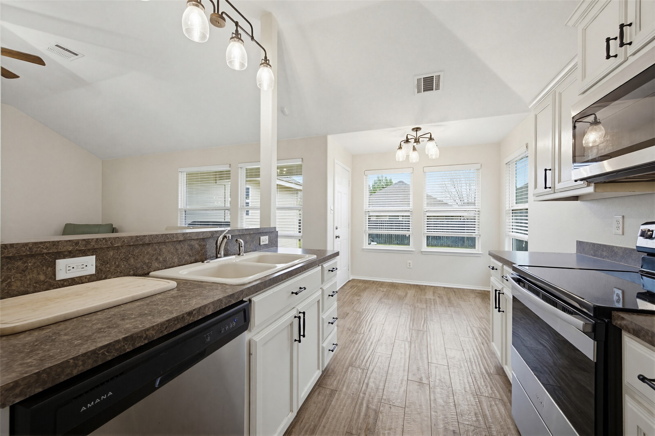 1525 Wickham Drive Burleson TX 76028