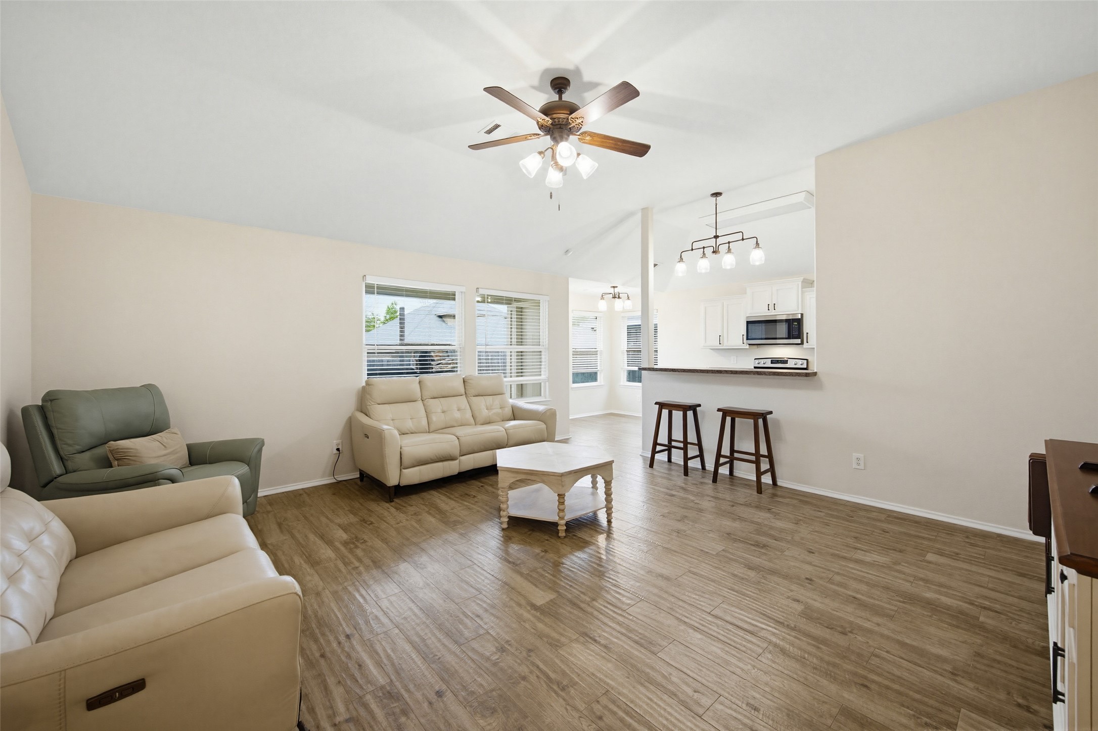 1525 Wickham Drive Burleson TX 76028