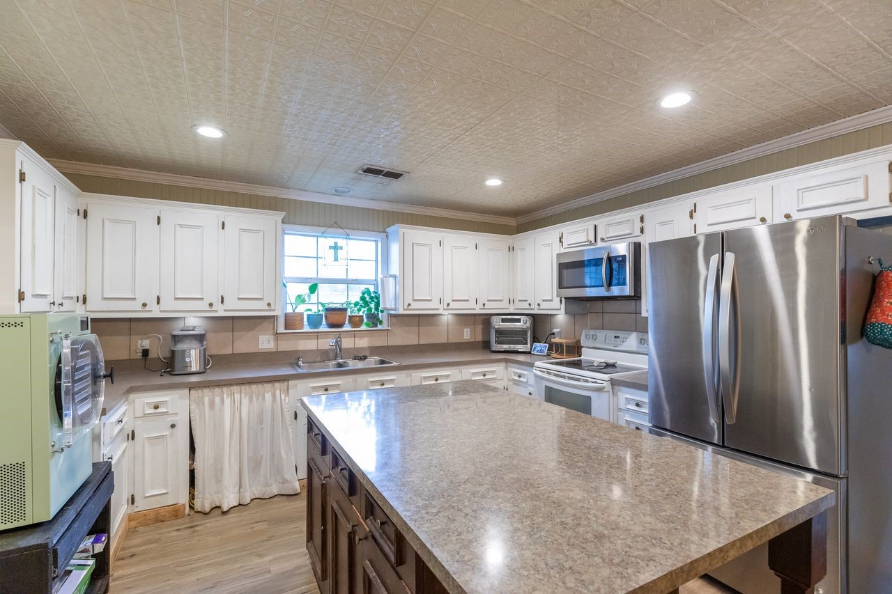 513 Reeves Street Clyde TX 79510