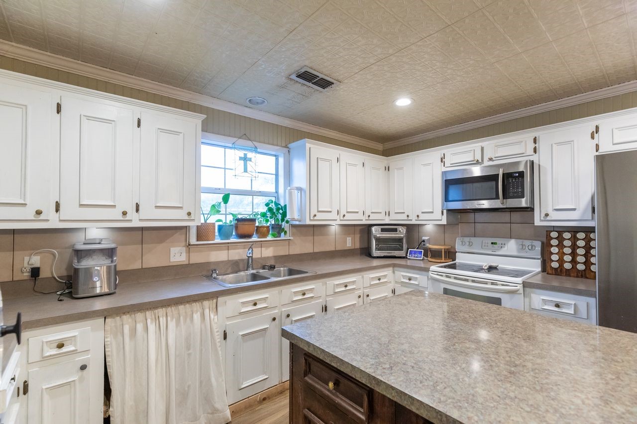 513 Reeves Street Clyde TX 79510
