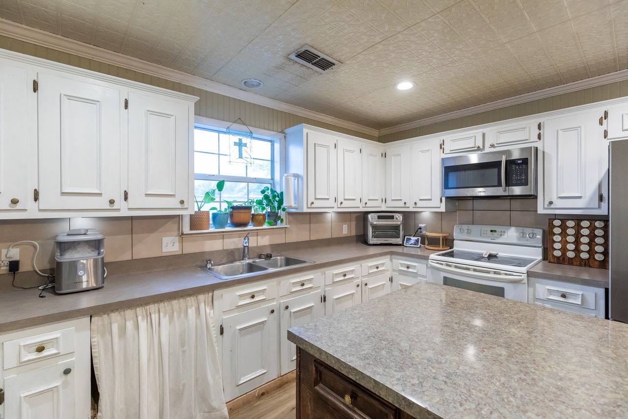 513 Reeves Street Clyde TX 79510