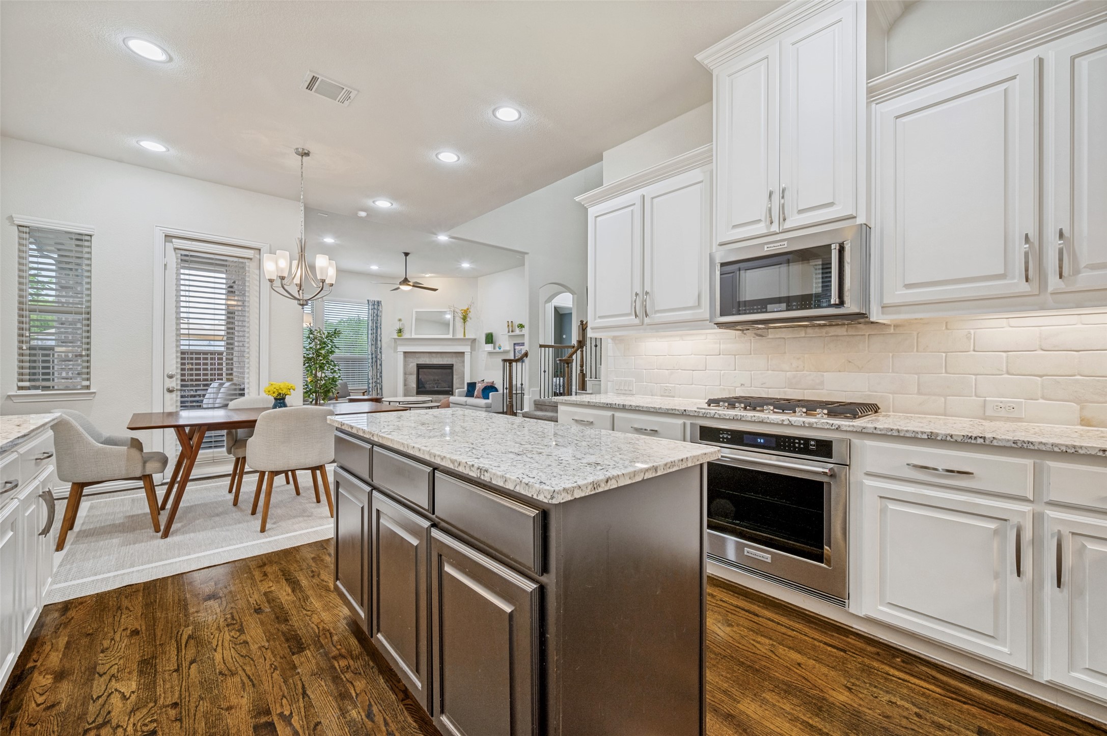 2841 Edinburgh Carrollton TX 75006
