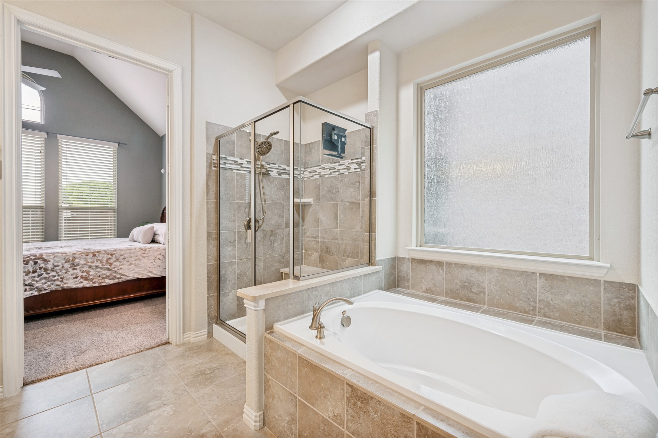 2841 Edinburgh Carrollton TX 75006