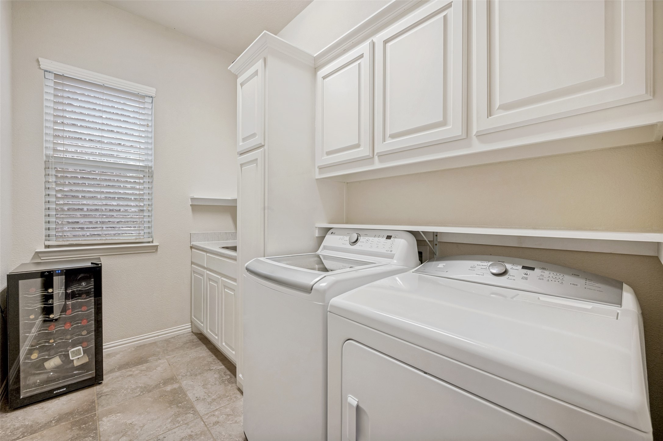 2841 Edinburgh Carrollton TX 75006