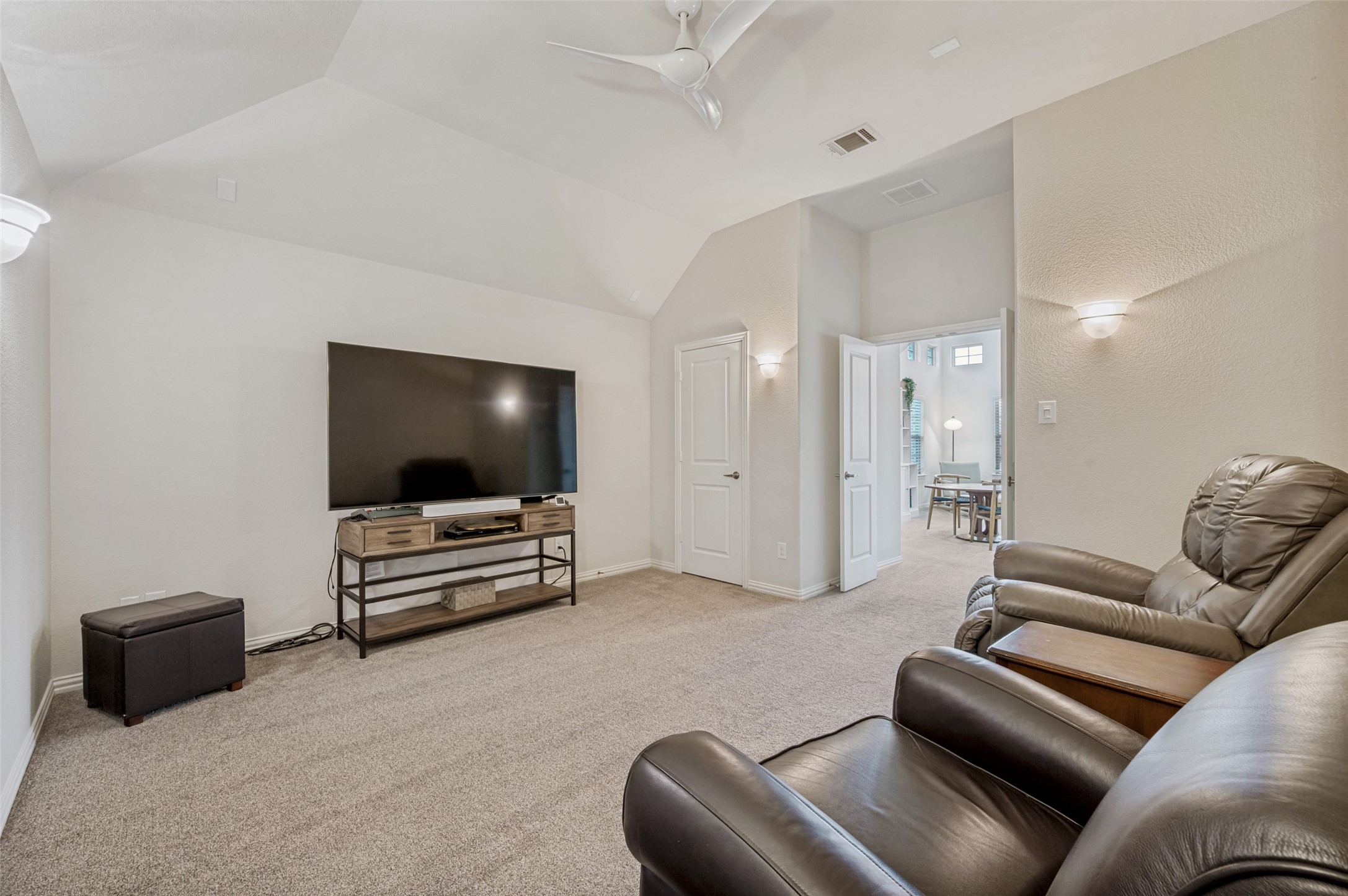 2841 Edinburgh Carrollton TX 75006