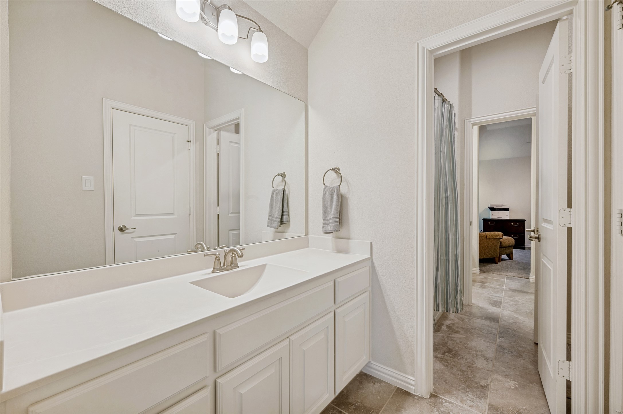 2841 Edinburgh Carrollton TX 75006
