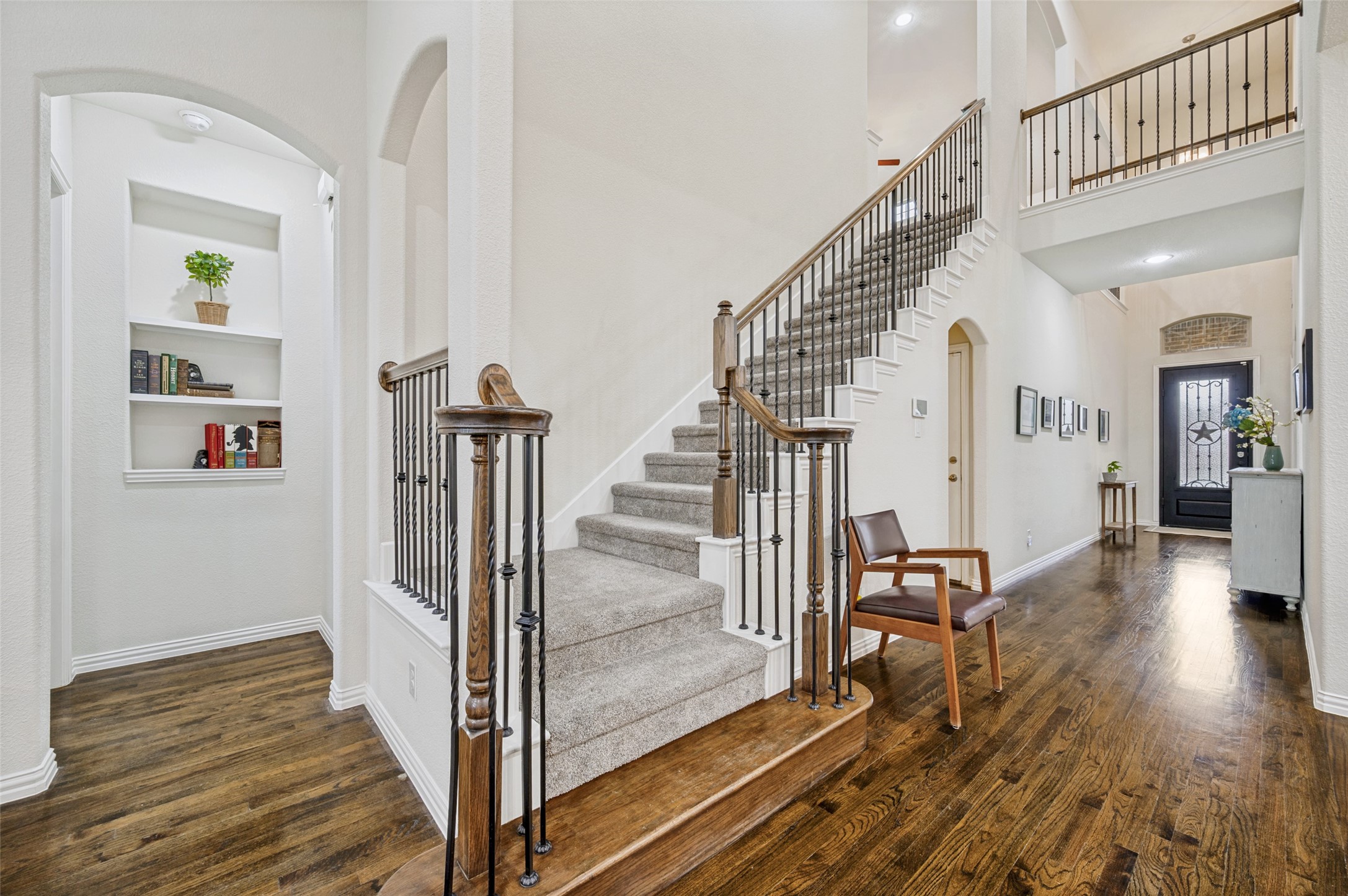 2841 Edinburgh Carrollton TX 75006