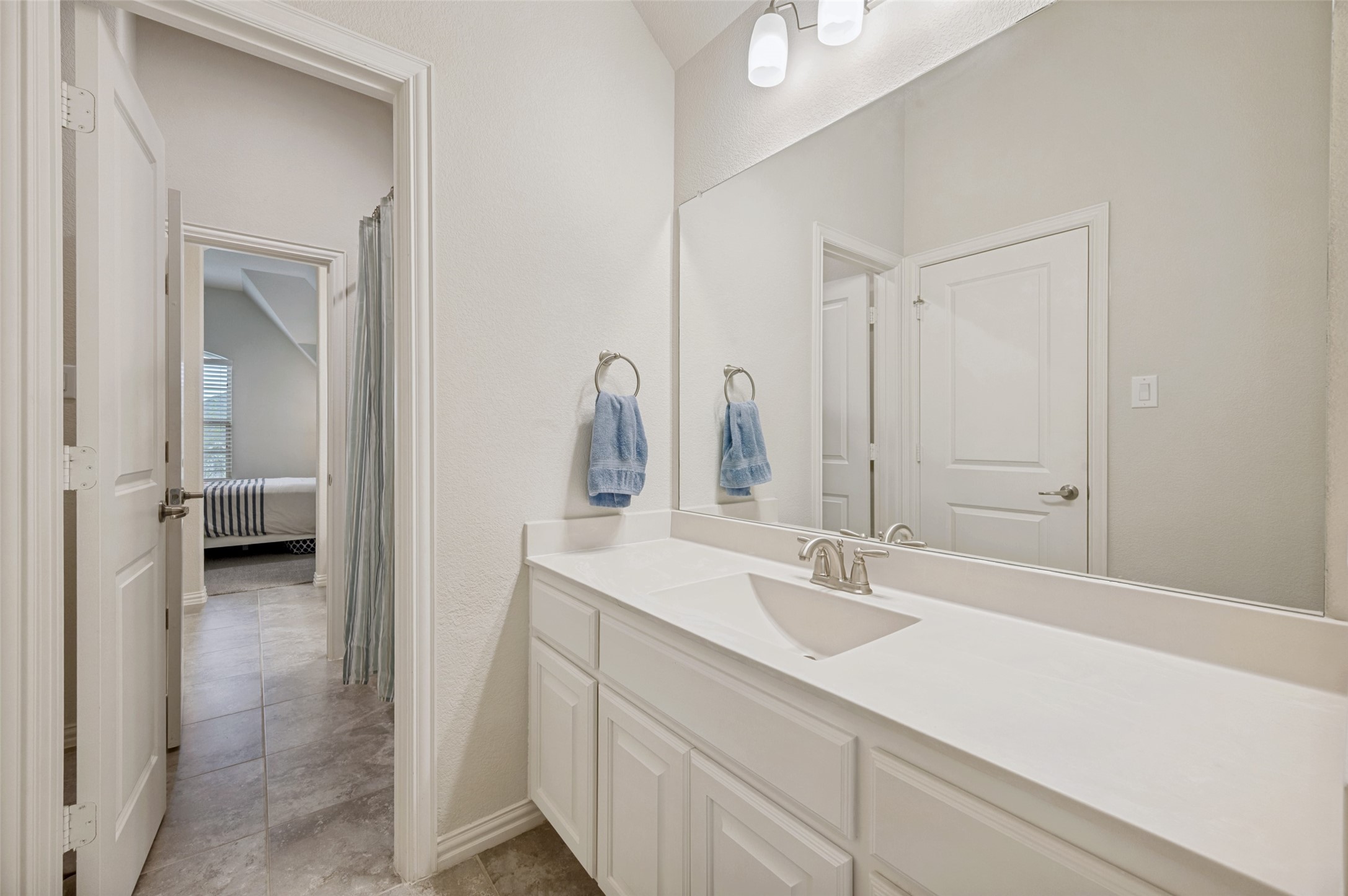 2841 Edinburgh Carrollton TX 75006