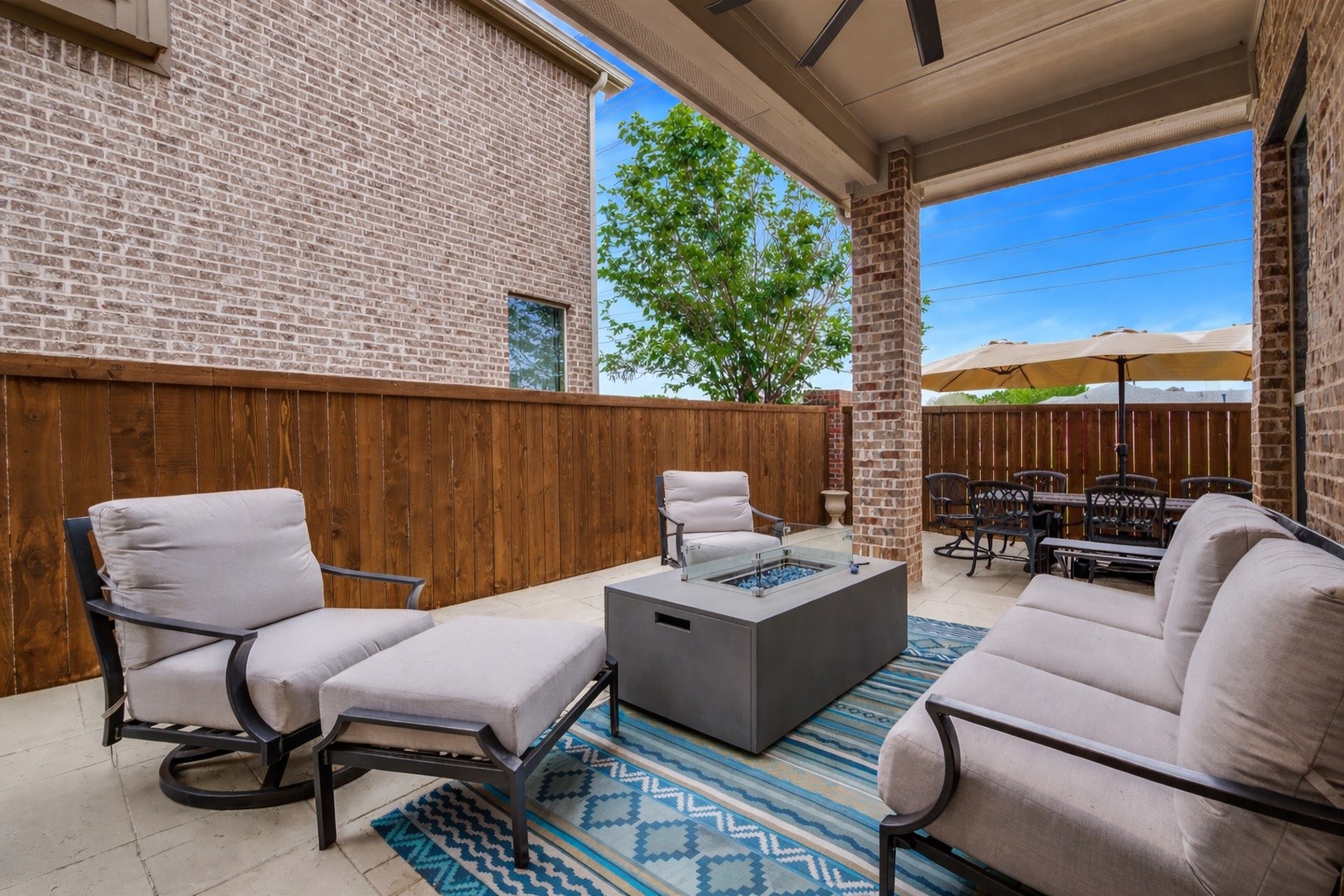 2841 Edinburgh Carrollton TX 75006