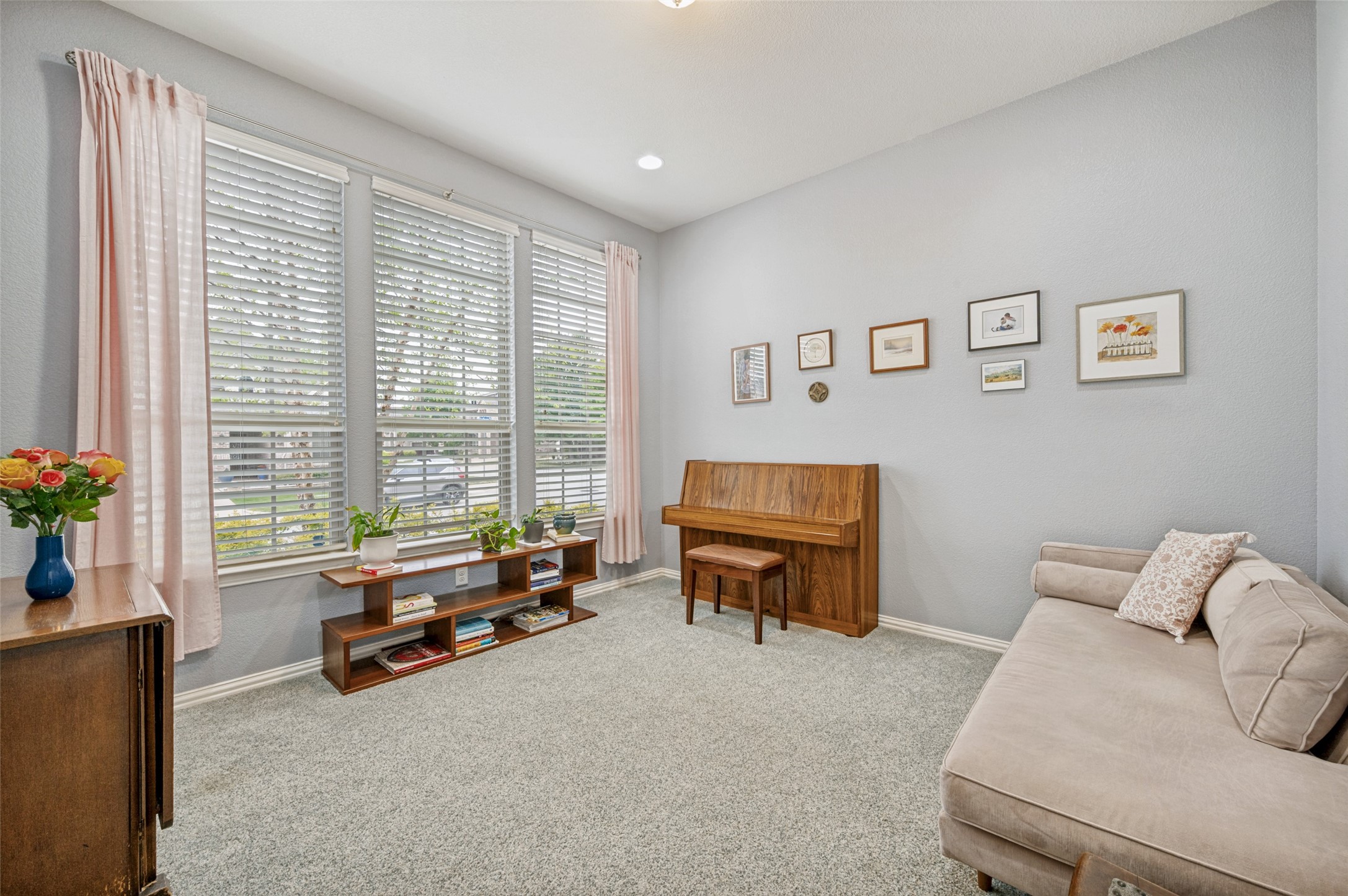 2841 Edinburgh Carrollton TX 75006