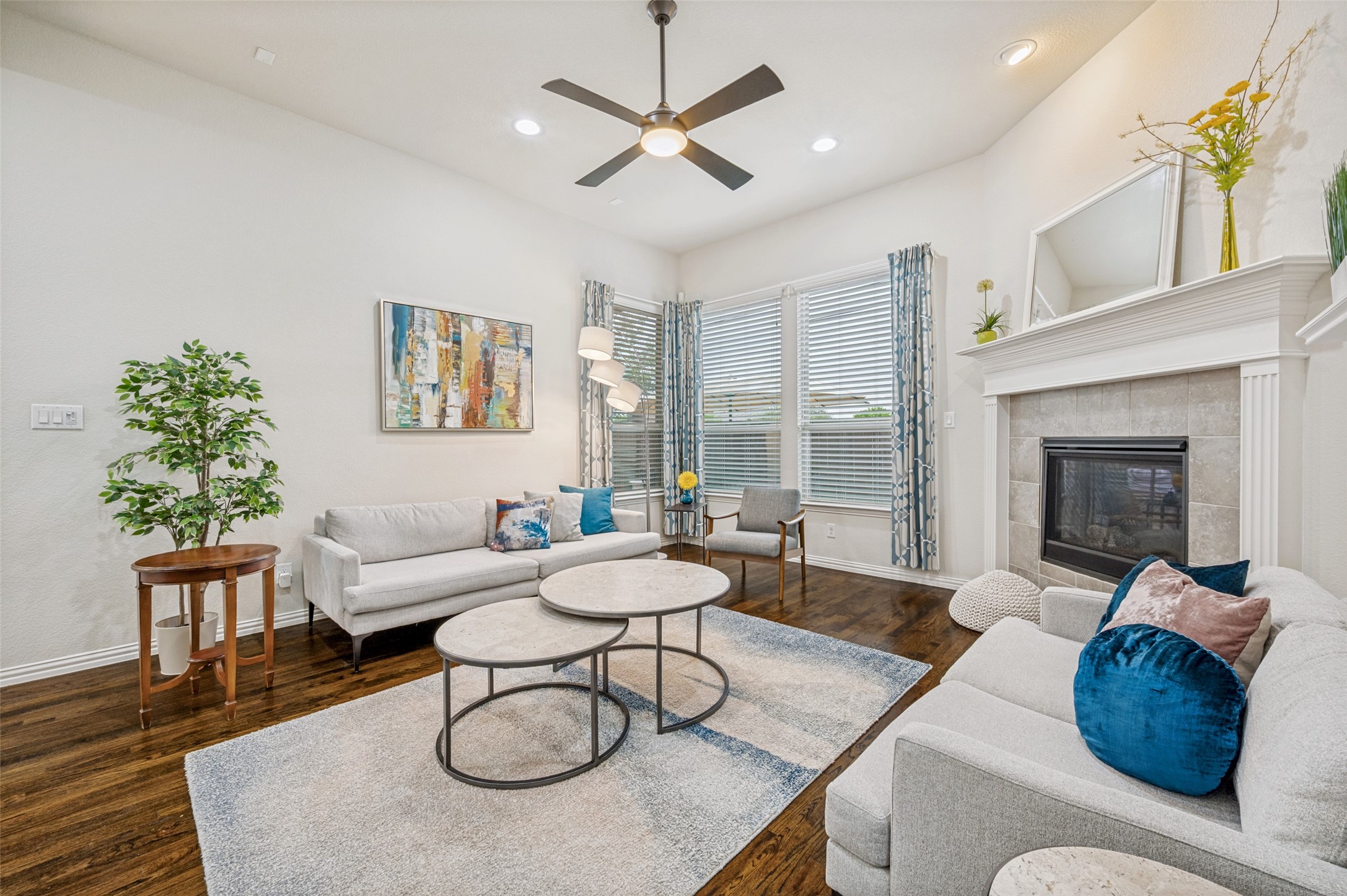 2841 Edinburgh Carrollton TX 75006