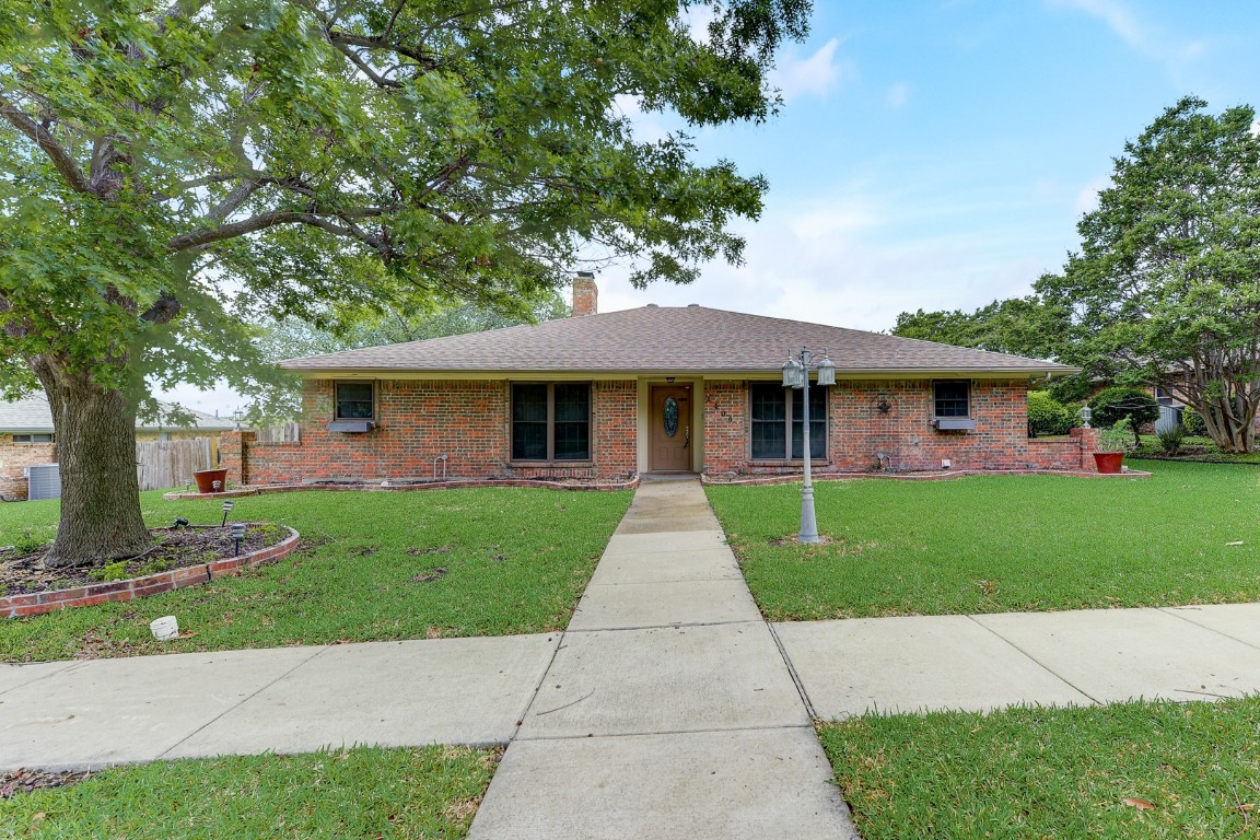 2409 Club Meadow Drive Garland TX 75041