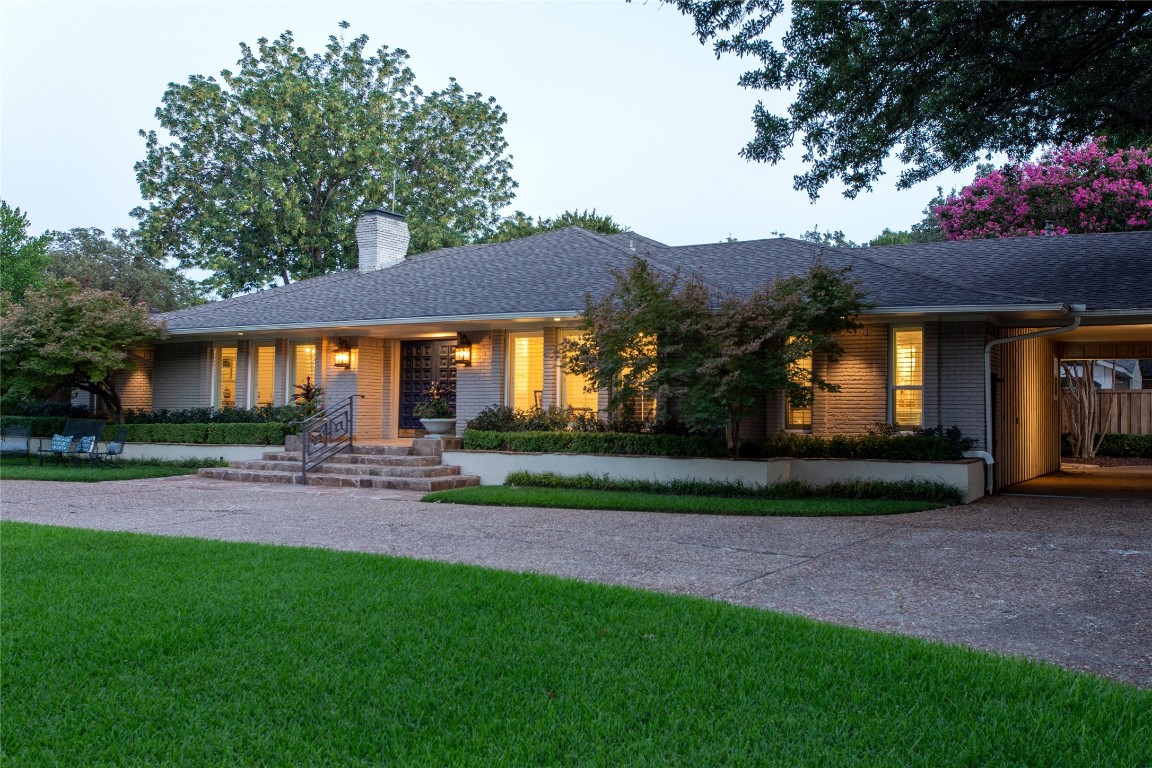 11209 Russwood Circle Dallas TX 75229