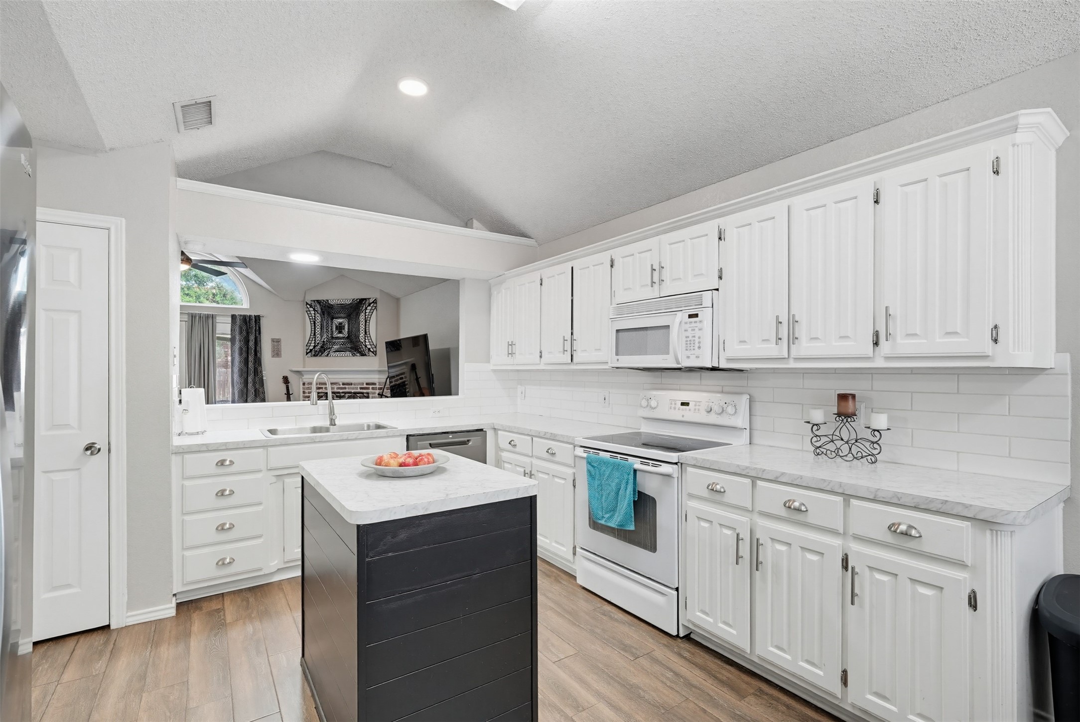 2956 Timber Creek Trail Fort Worth TX 76118