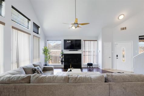 1031 Park Avenue Carrollton TX 75006
