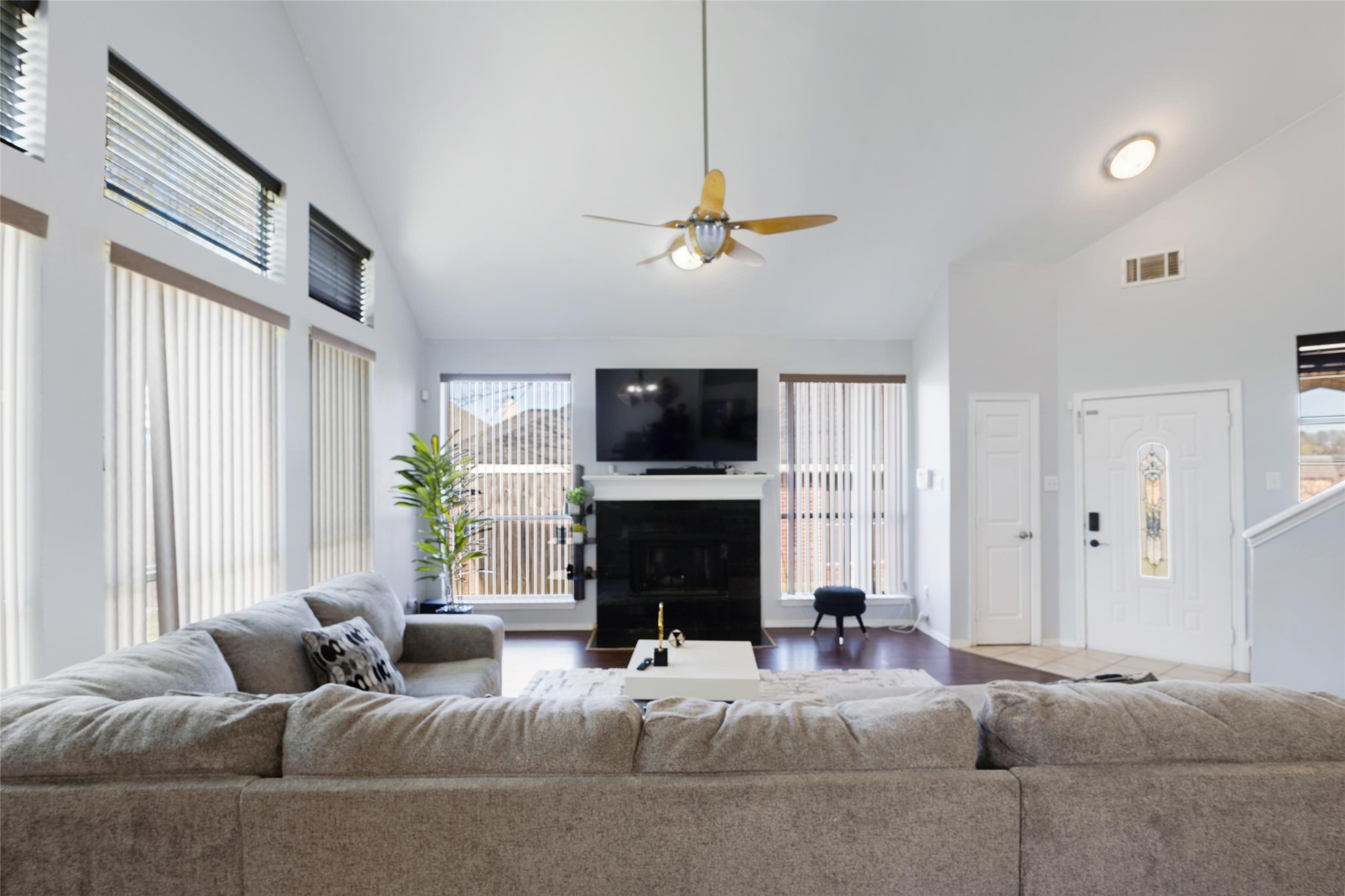 1031 Park Avenue Carrollton TX 75006