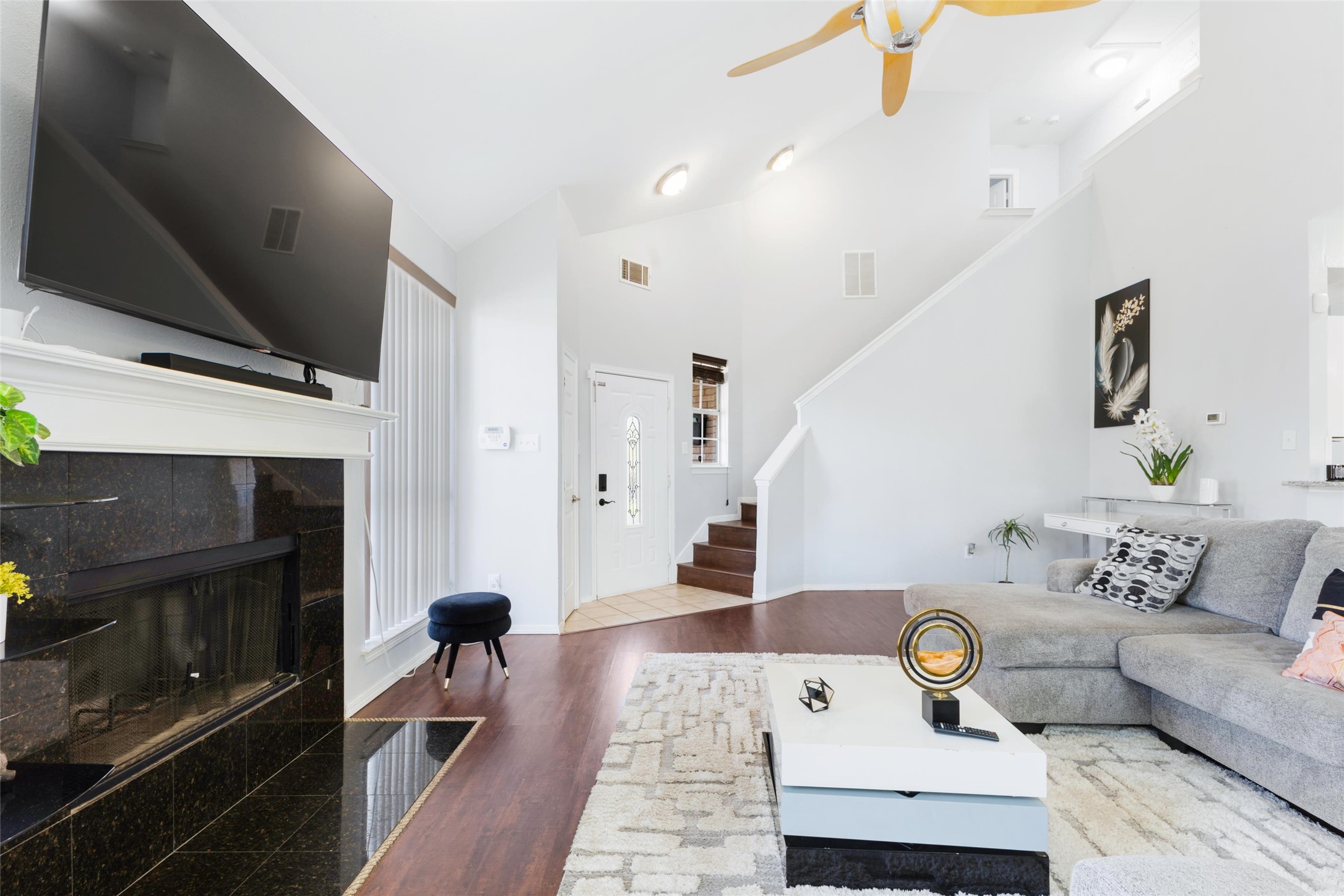 1031 Park Avenue Carrollton TX 75006