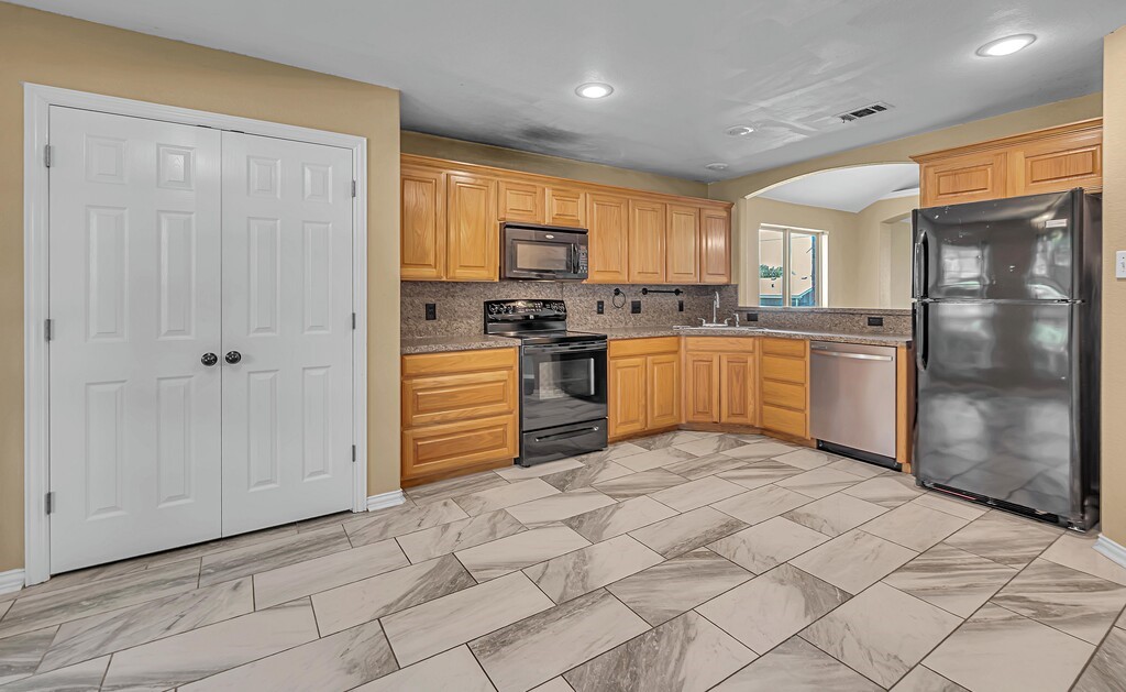 137 Noelle Road Whitney TX 76692