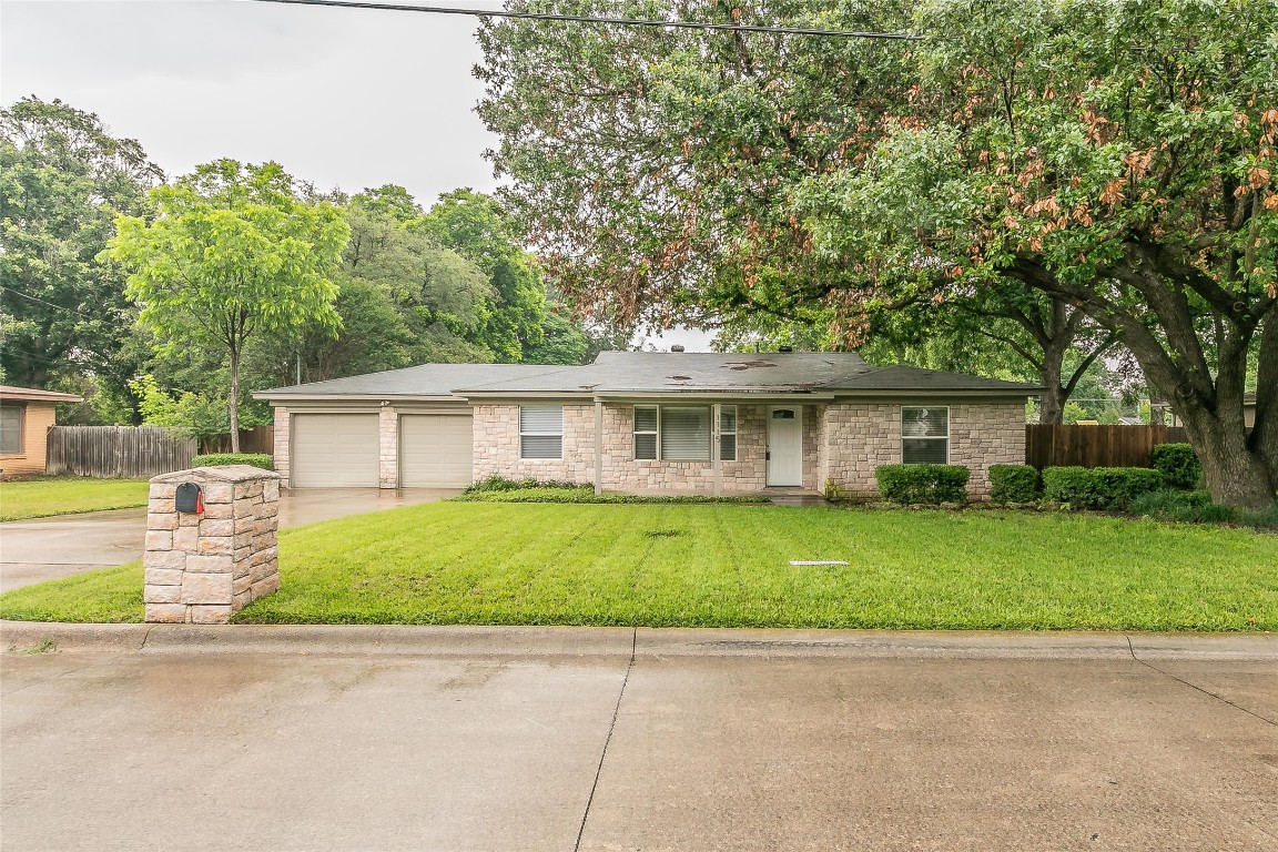 1115 Warden Street Benbrook TX 76126