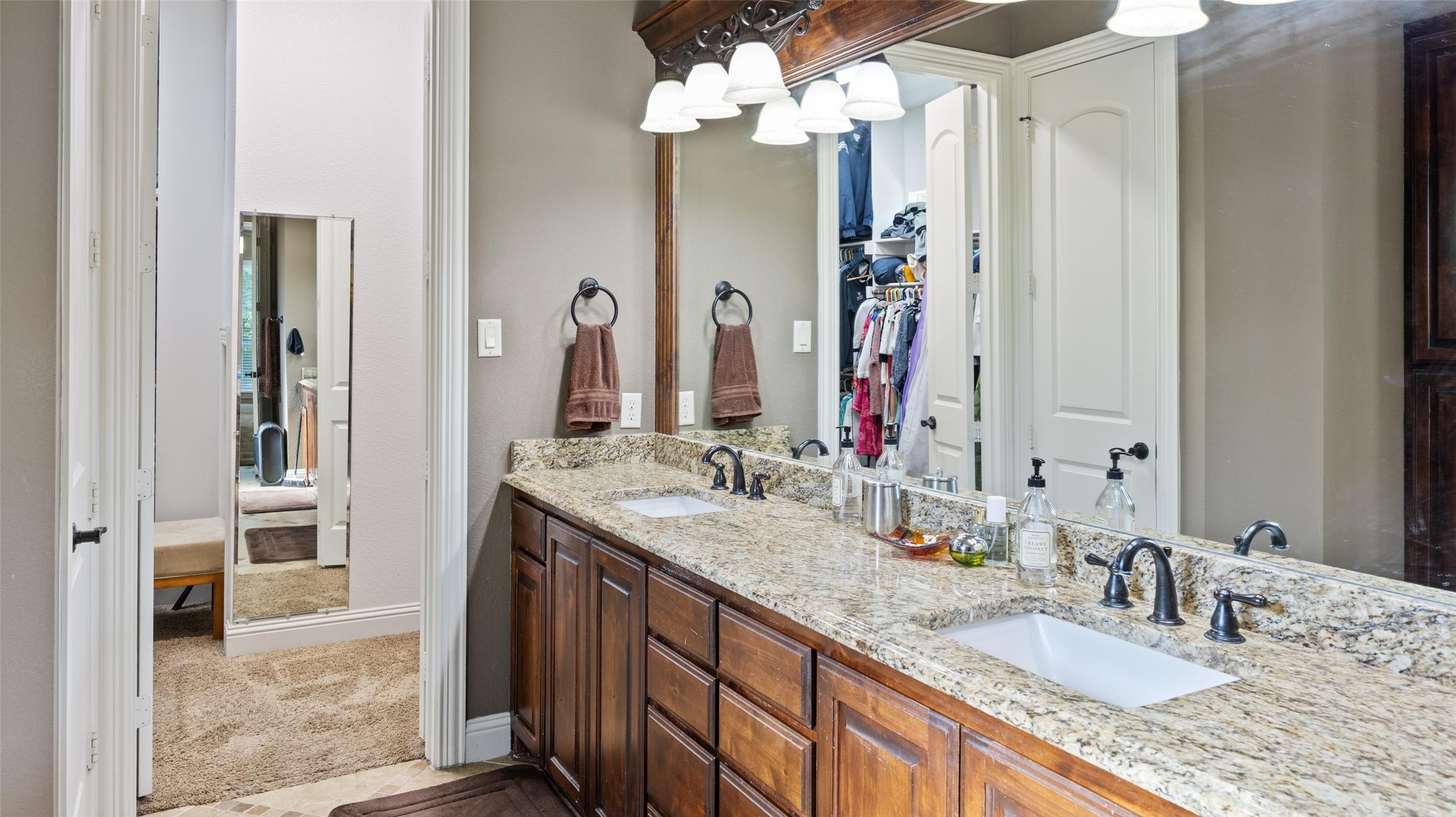 511 Oak Forest Court Kennedale TX 76060