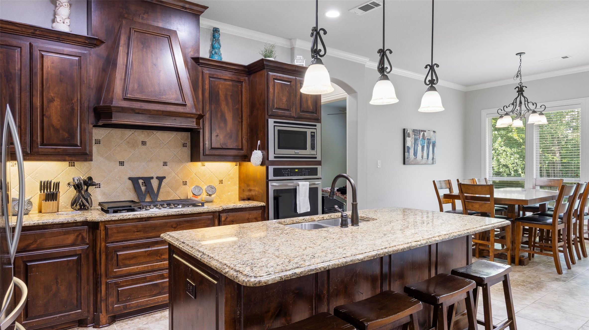 511 Oak Forest Court Kennedale TX 76060
